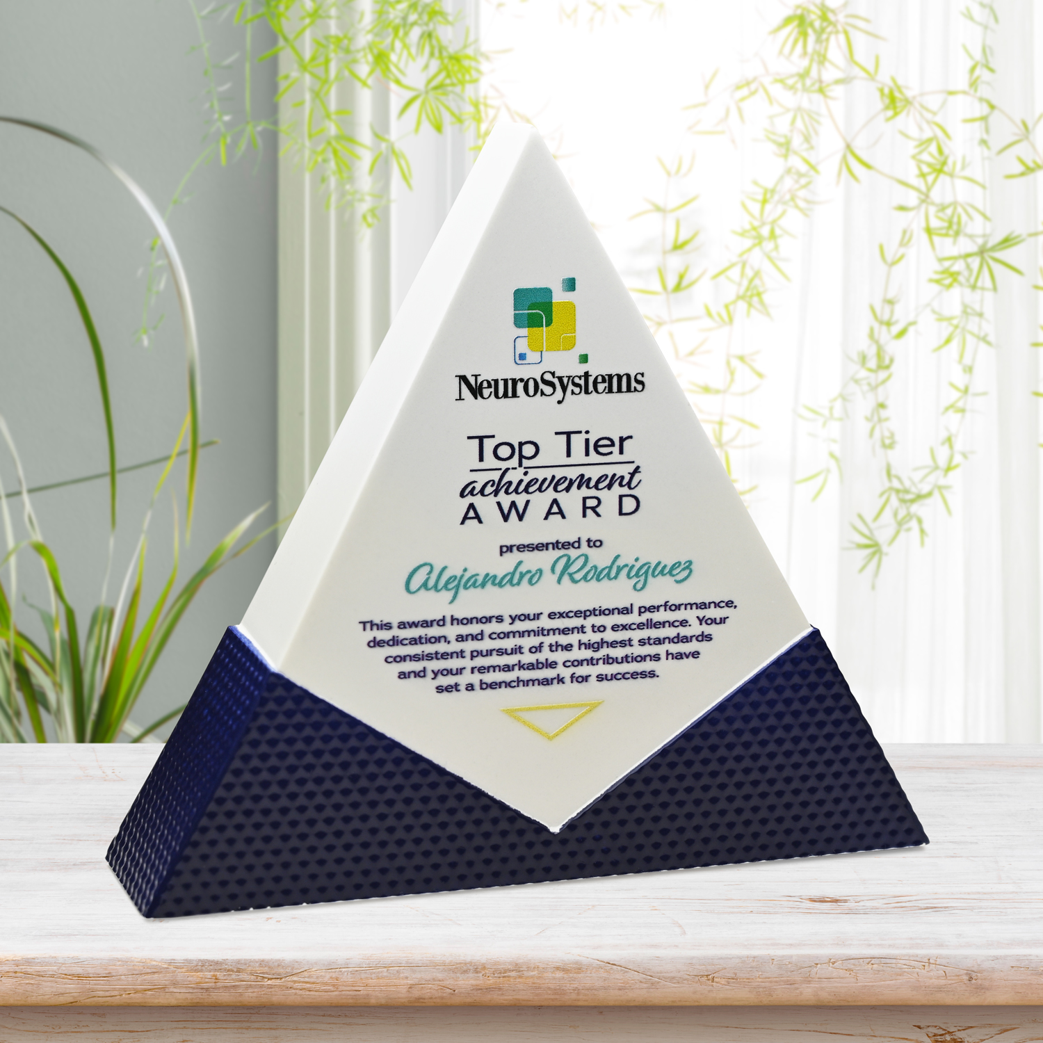Picture of Bond Award 5-3/4"
