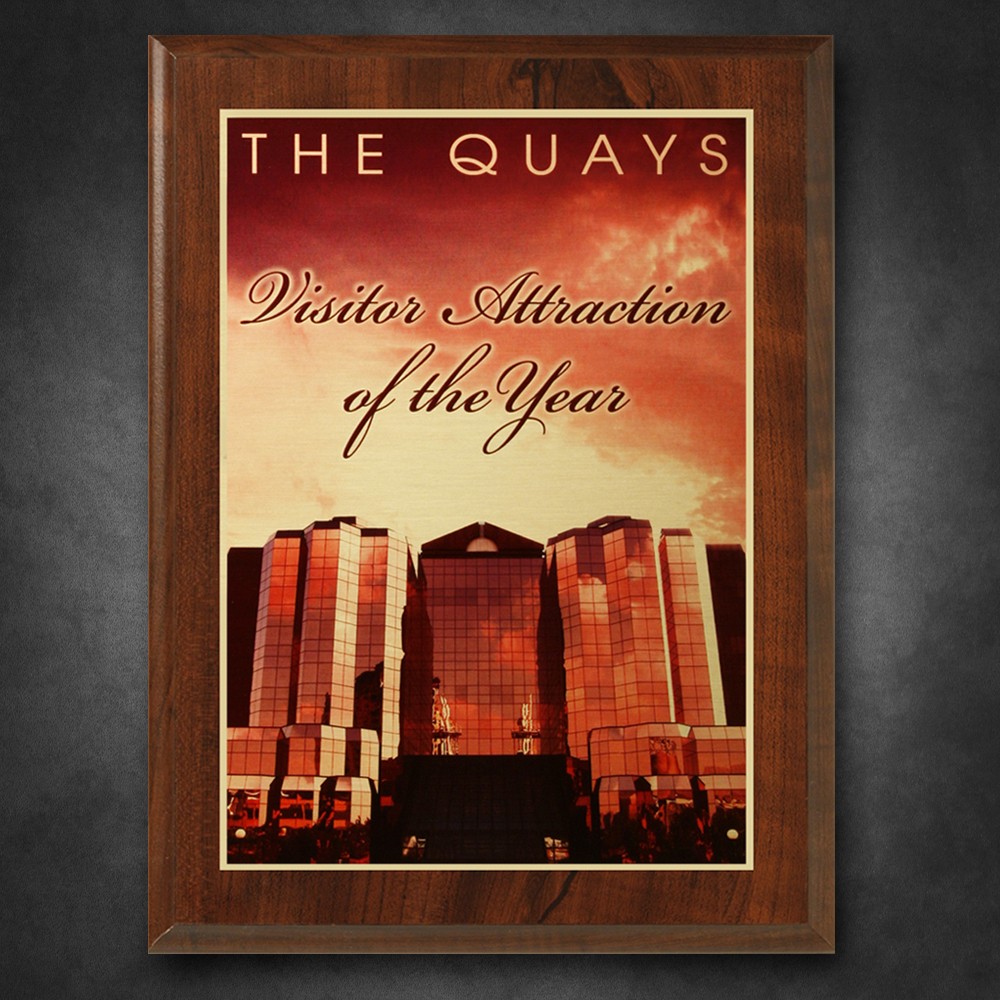 Picture of Econo Cherry Plaque 9" x 12" with Sublimated Plate
