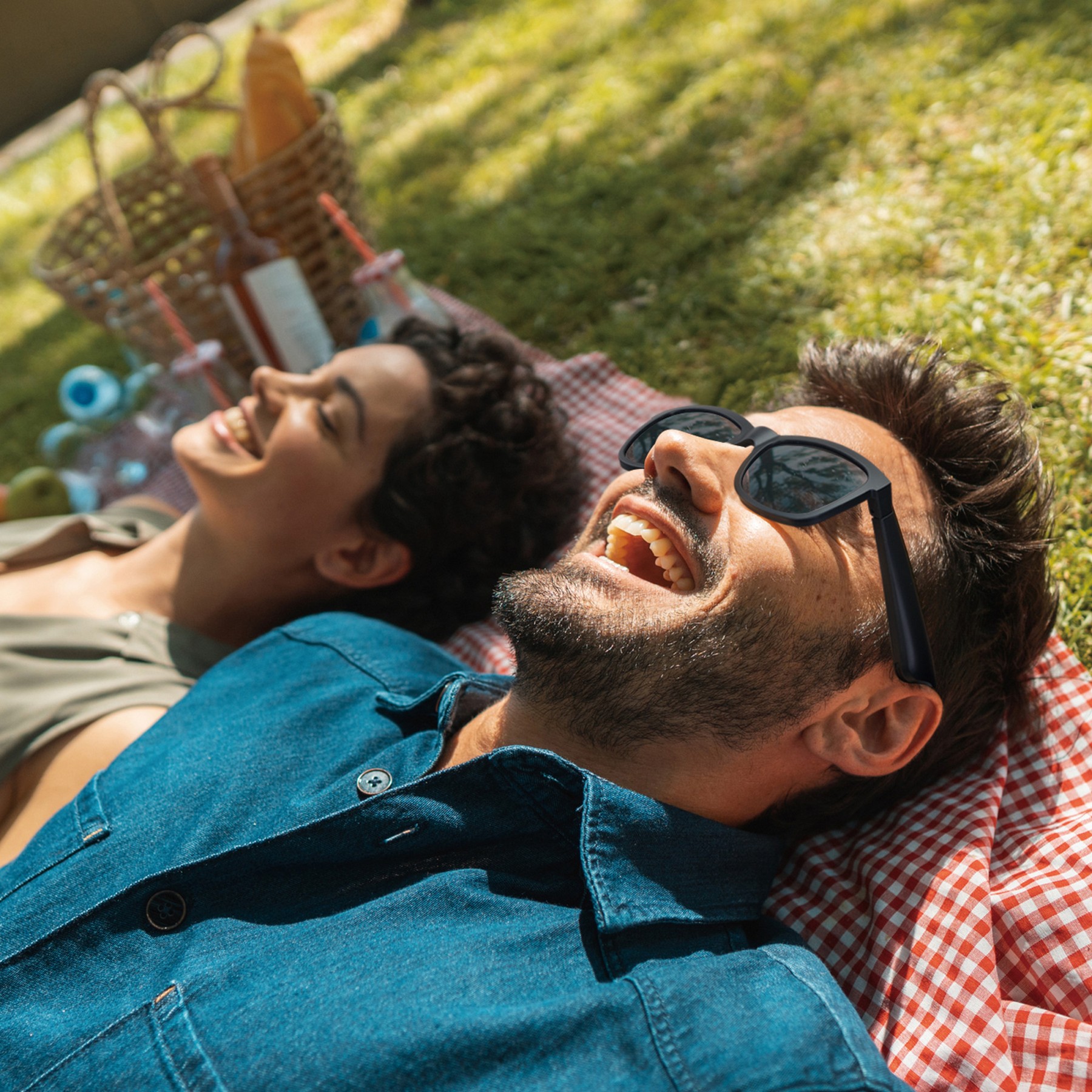 Picture of iLive Sol Beats Bluetooth Sunglasses - Black