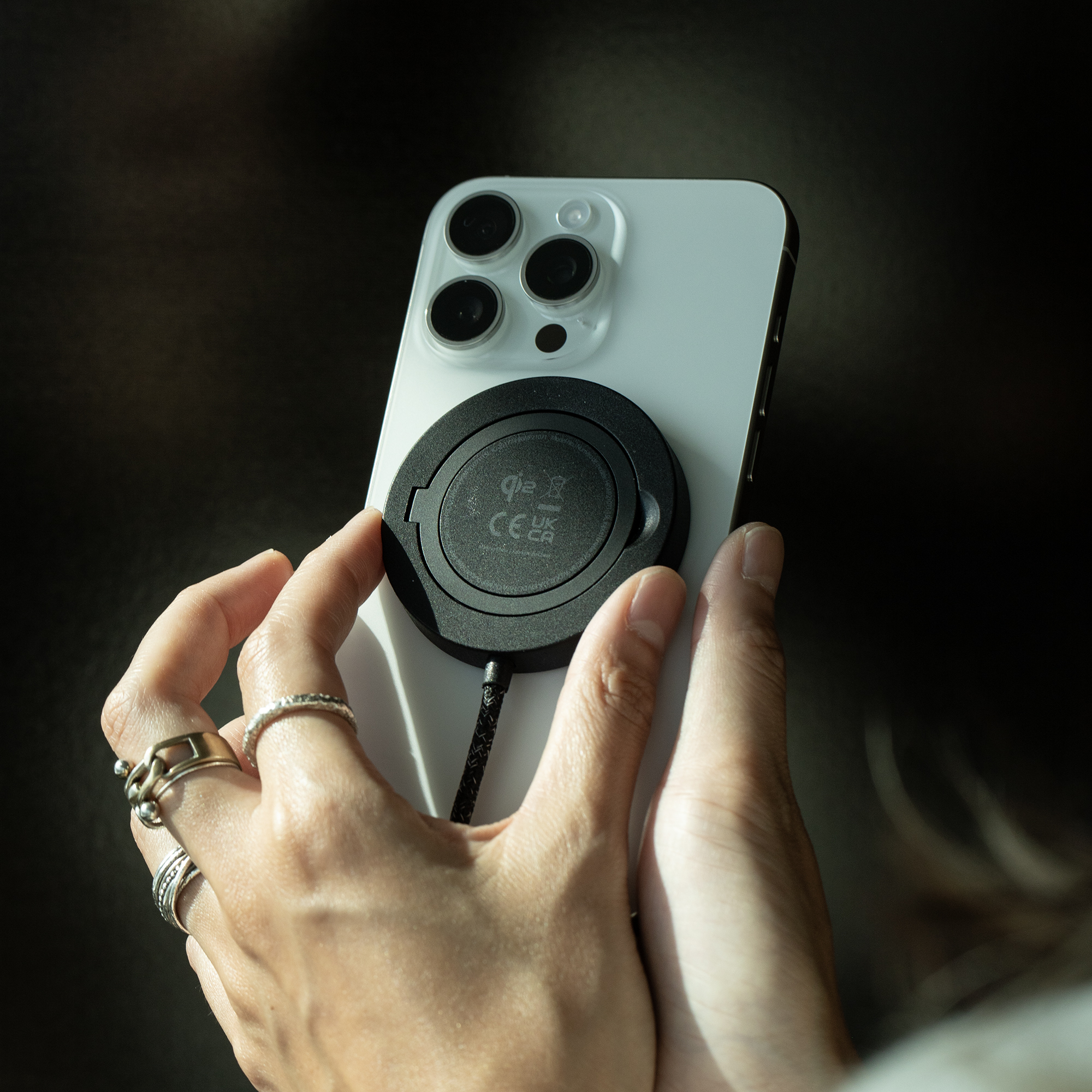 Picture of Native Union Snapstand Qi2 Wireless Charger - Black
