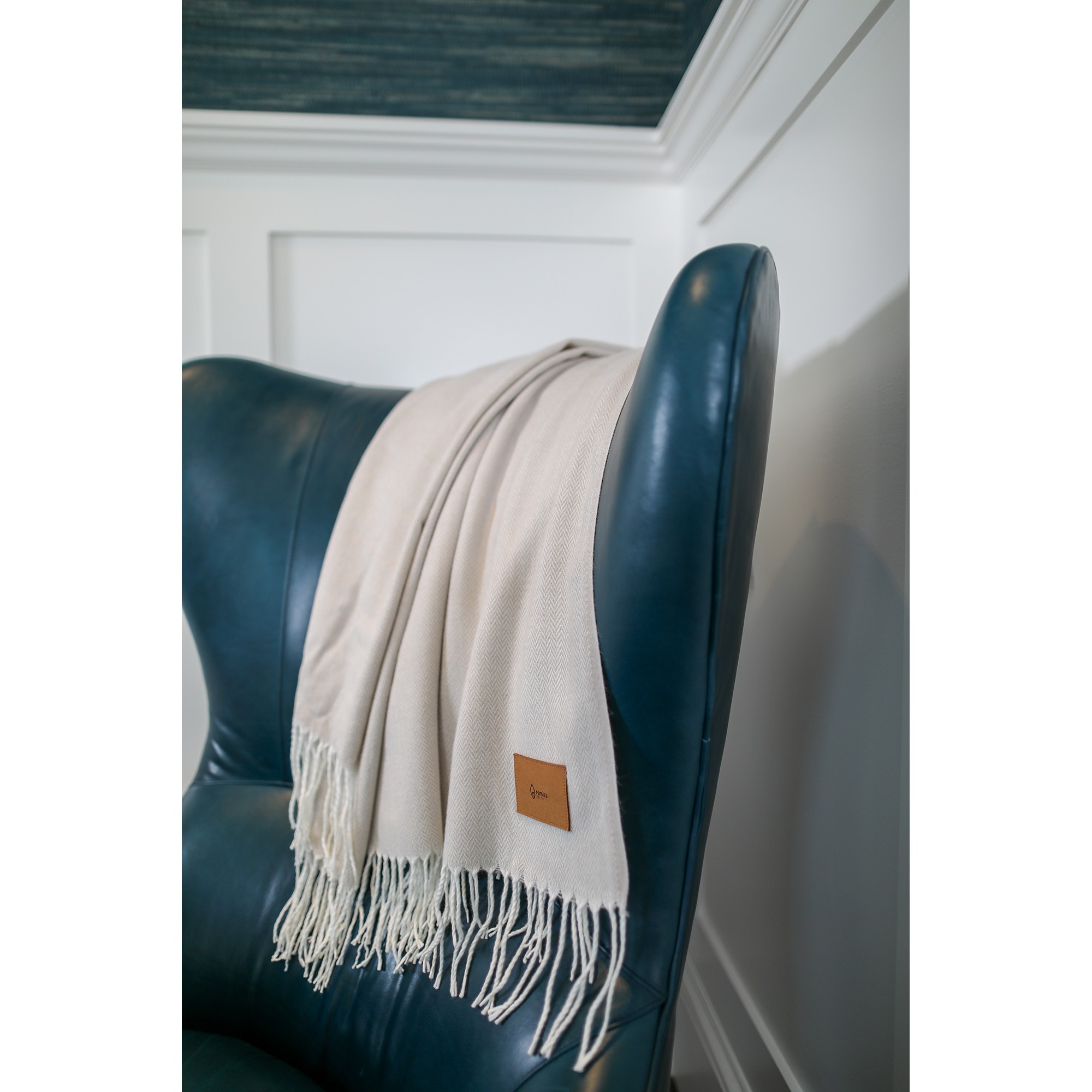Picture of Everlasting Throw Blanket - Cream