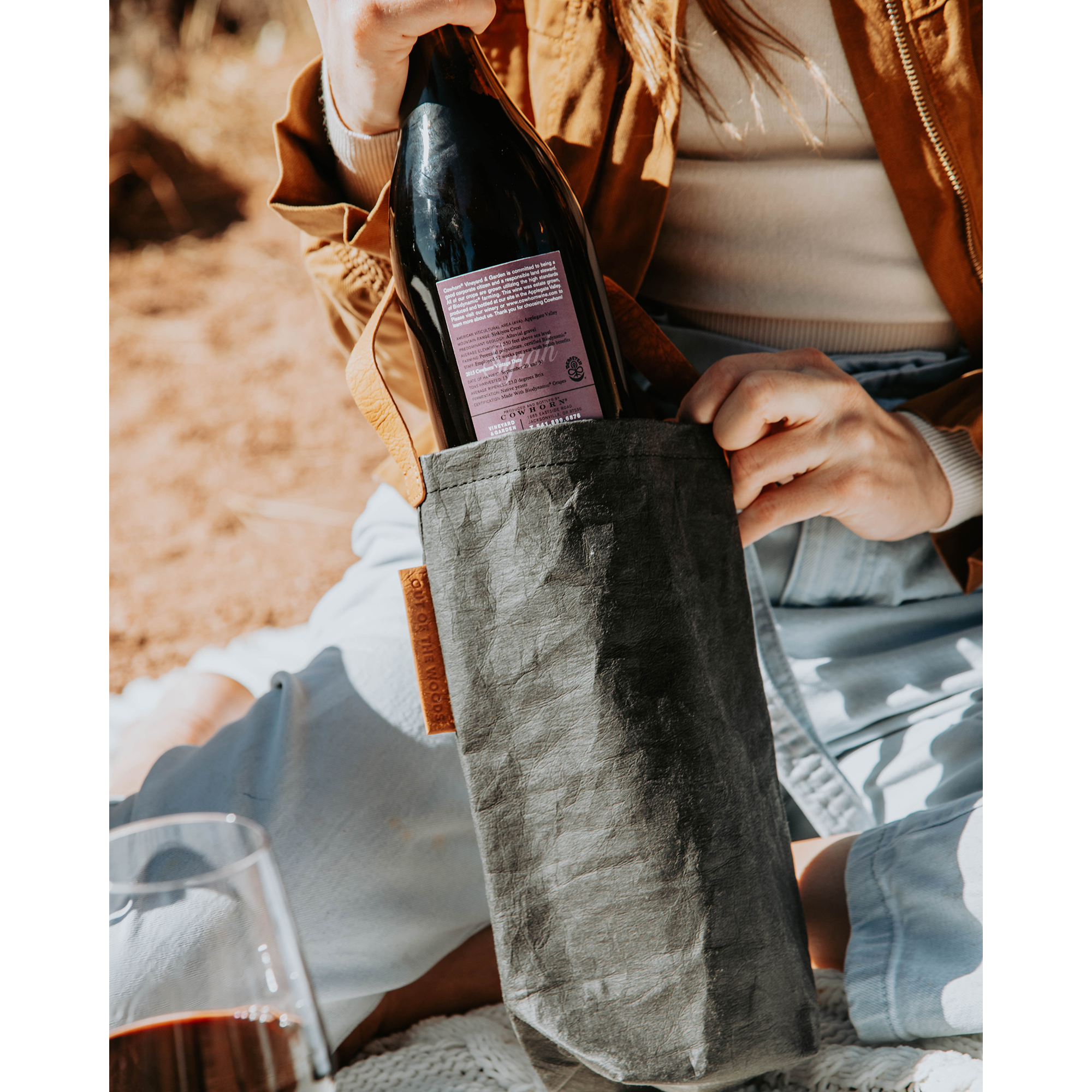 Picture of Out of the Woods Connoisseur Wine Tote - Ebony