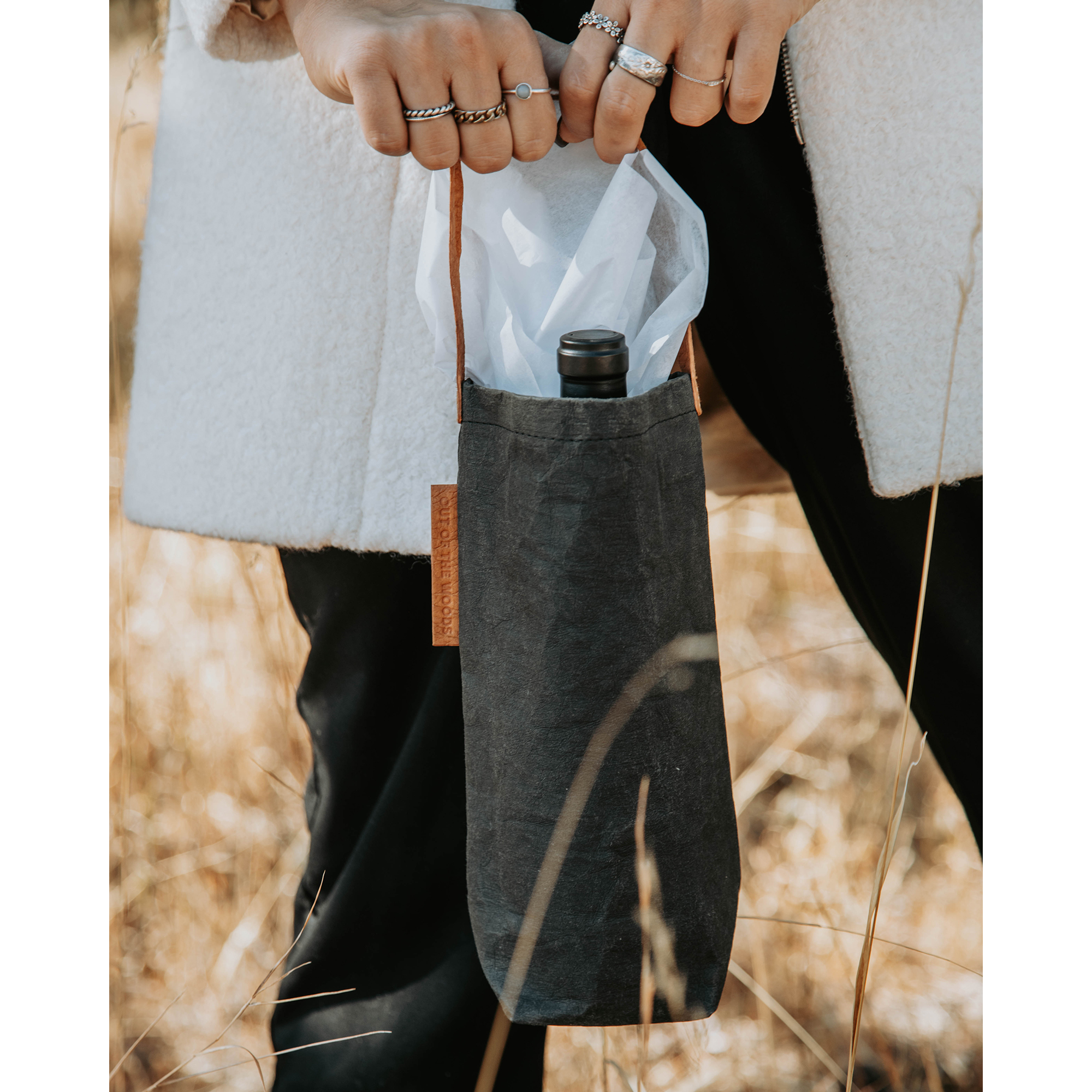 Picture of Out of the Woods Connoisseur Wine Tote - Ebony