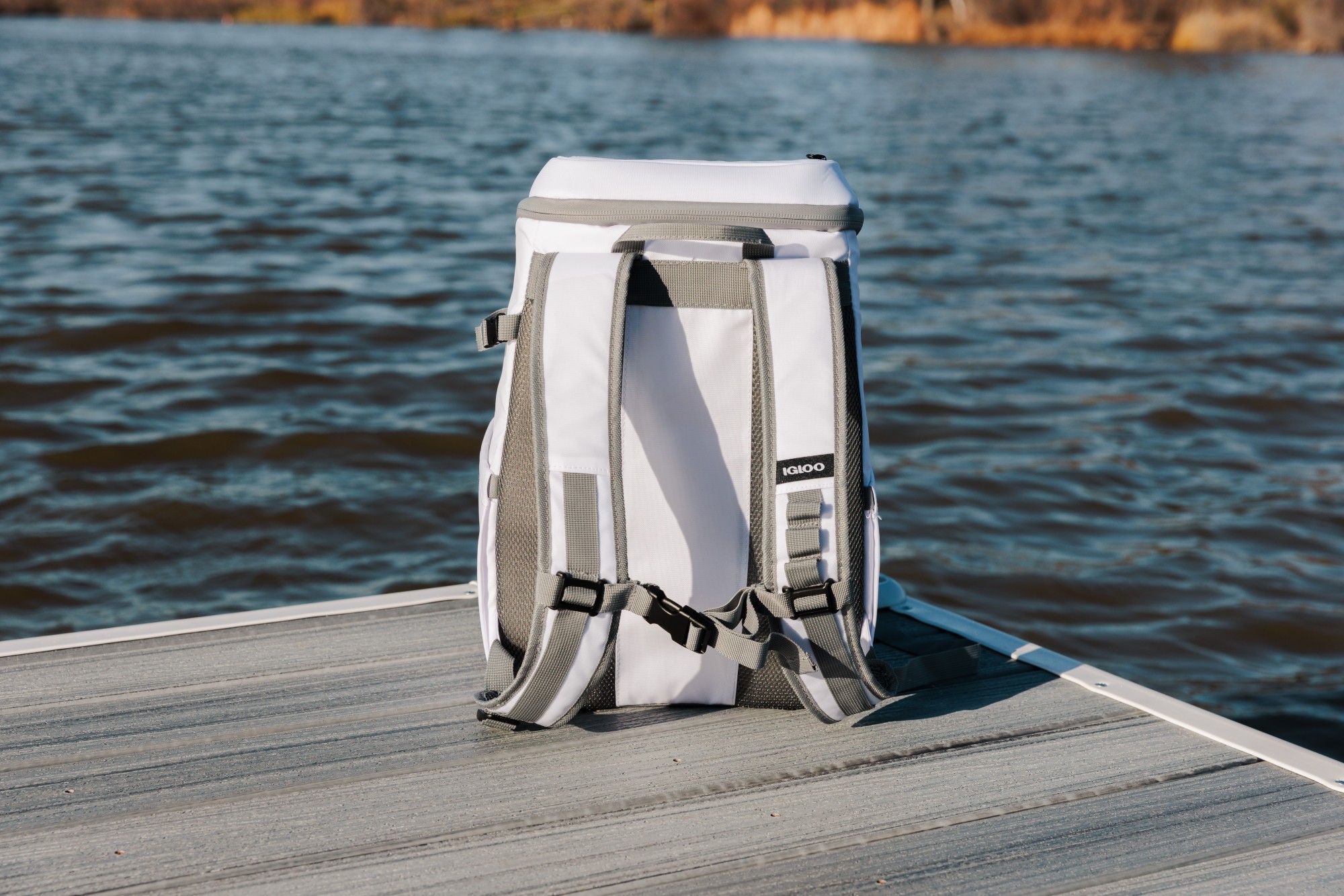 Picture of Igloo Marine 30 Can Backpack Cooler - White