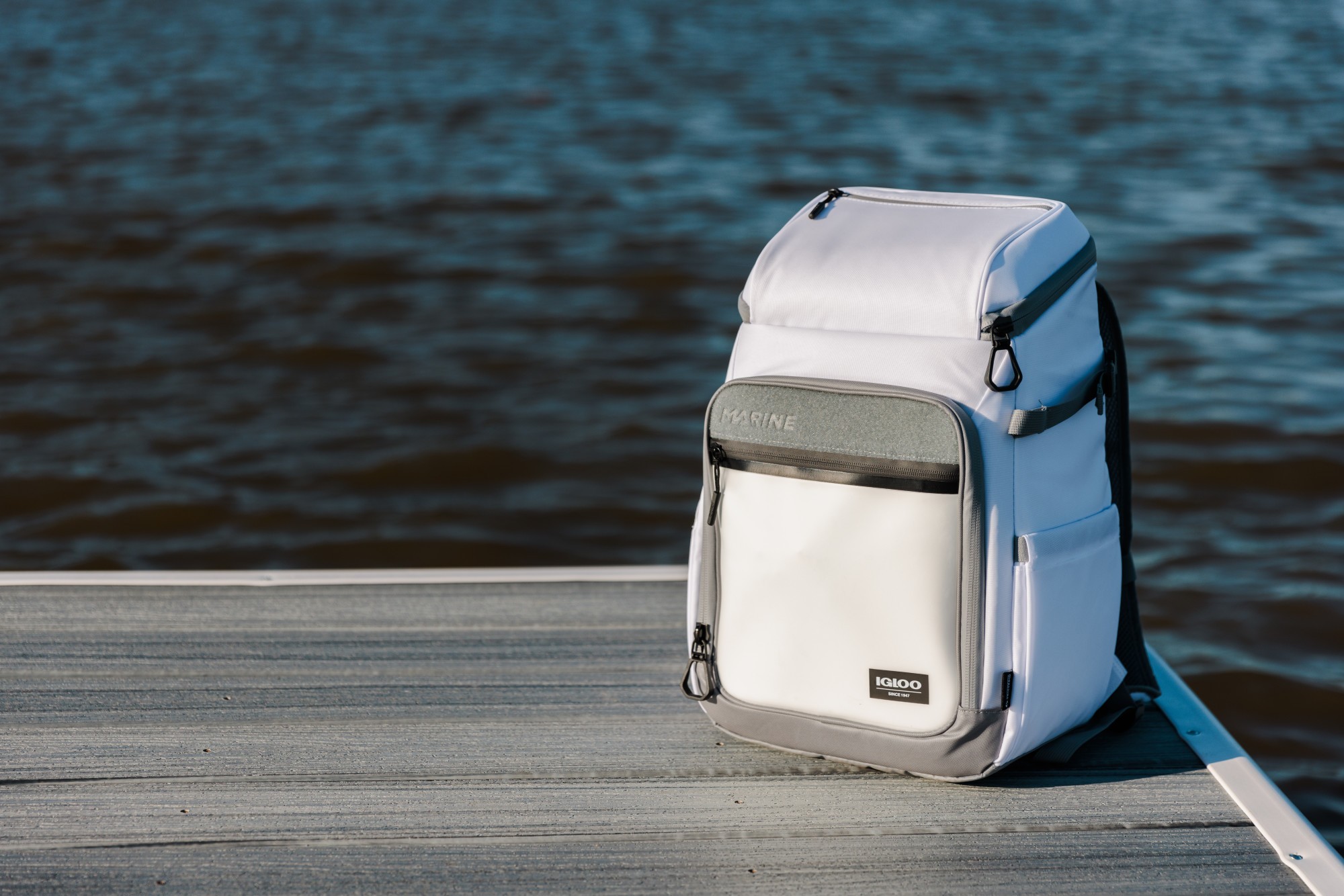 Picture of Igloo Marine 30 Can Backpack Cooler - White