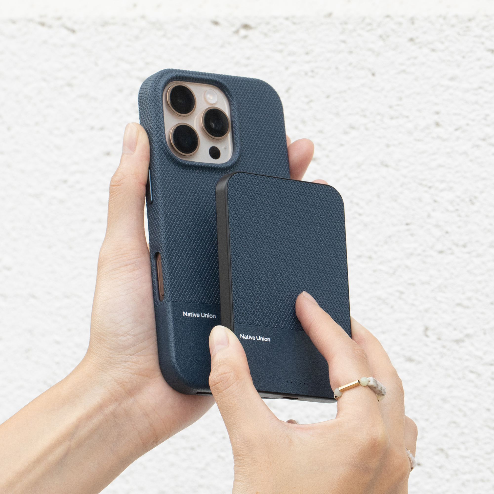 Picture of Native Union (RE)Classic Magnetic Power Bank 5000mAh - Navy