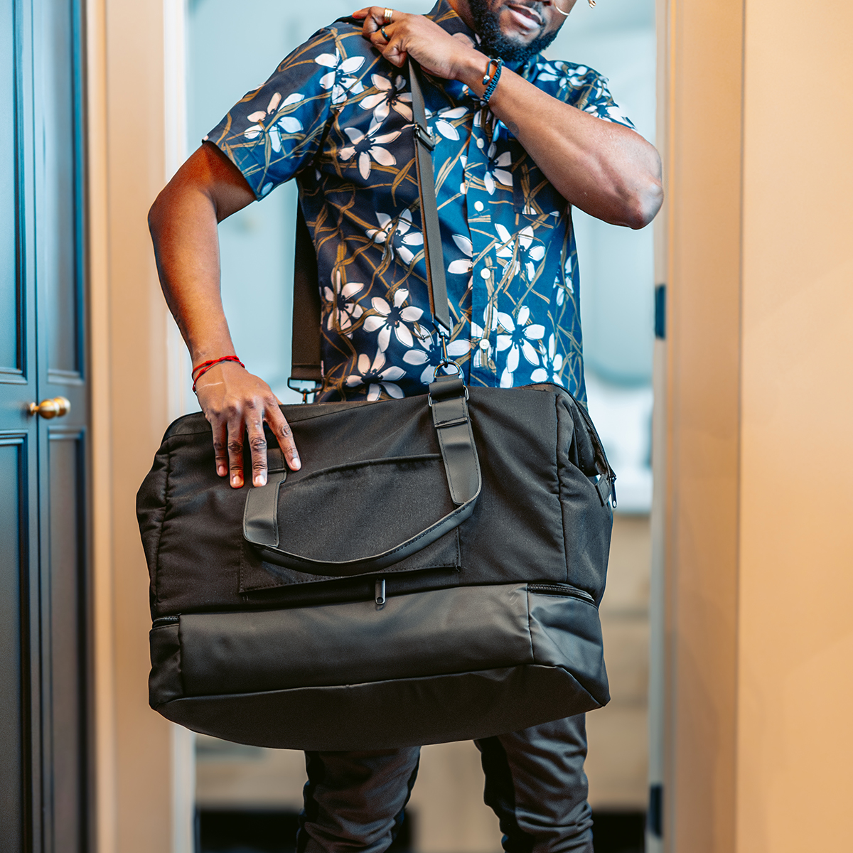 Picture of The Weekender Travel Bag With Drop Bottom