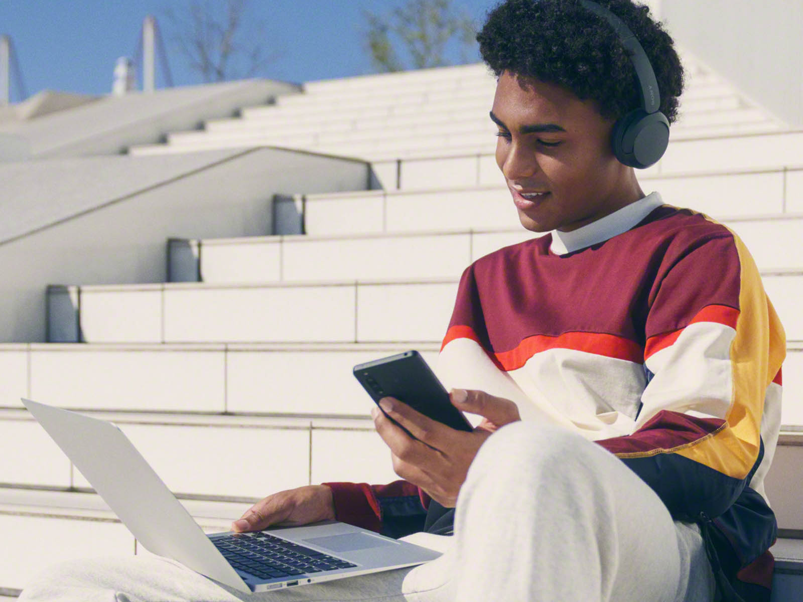 Picture of Sony WH-CH520 Wireless Headphones with Microphone