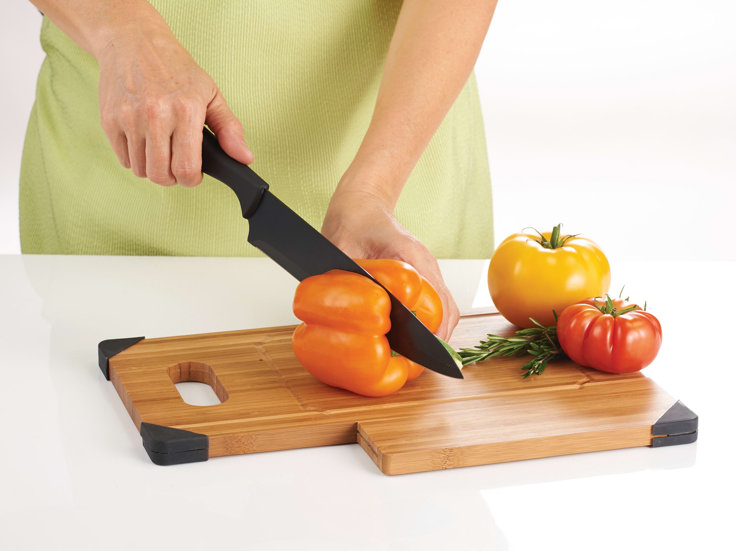 Picture of Bamboo Cutting Board with Knife