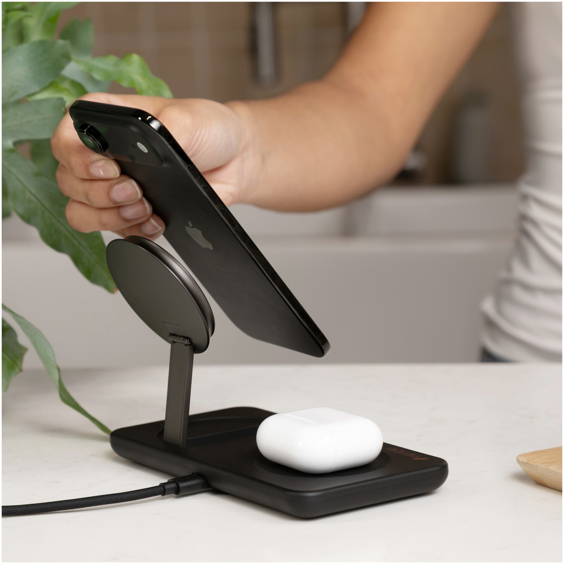 Picture of Nimble Podium 2-in-1 Wireless Charging Stand