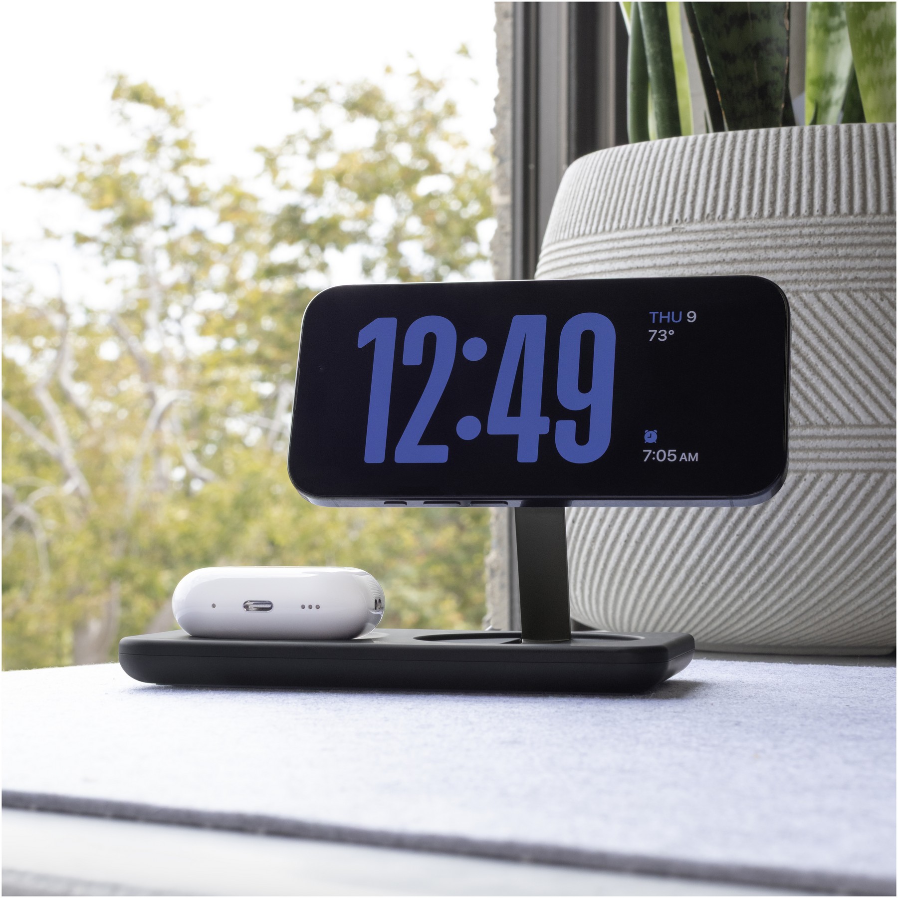 Picture of Nimble Podium 2-in-1 Wireless Charging Stand