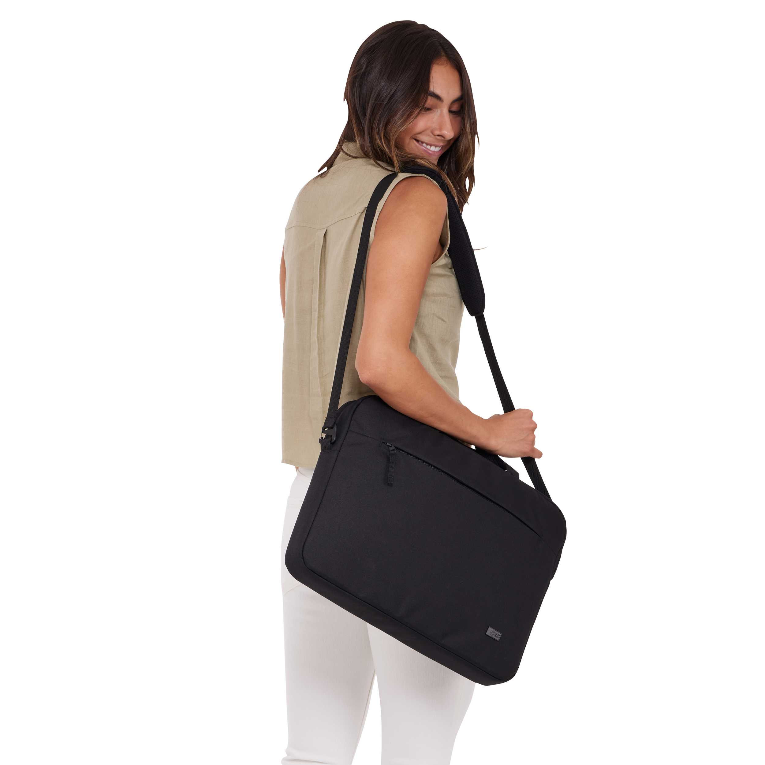 Picture of Case Logic Invigo Recycled 16'' Messenger Bag