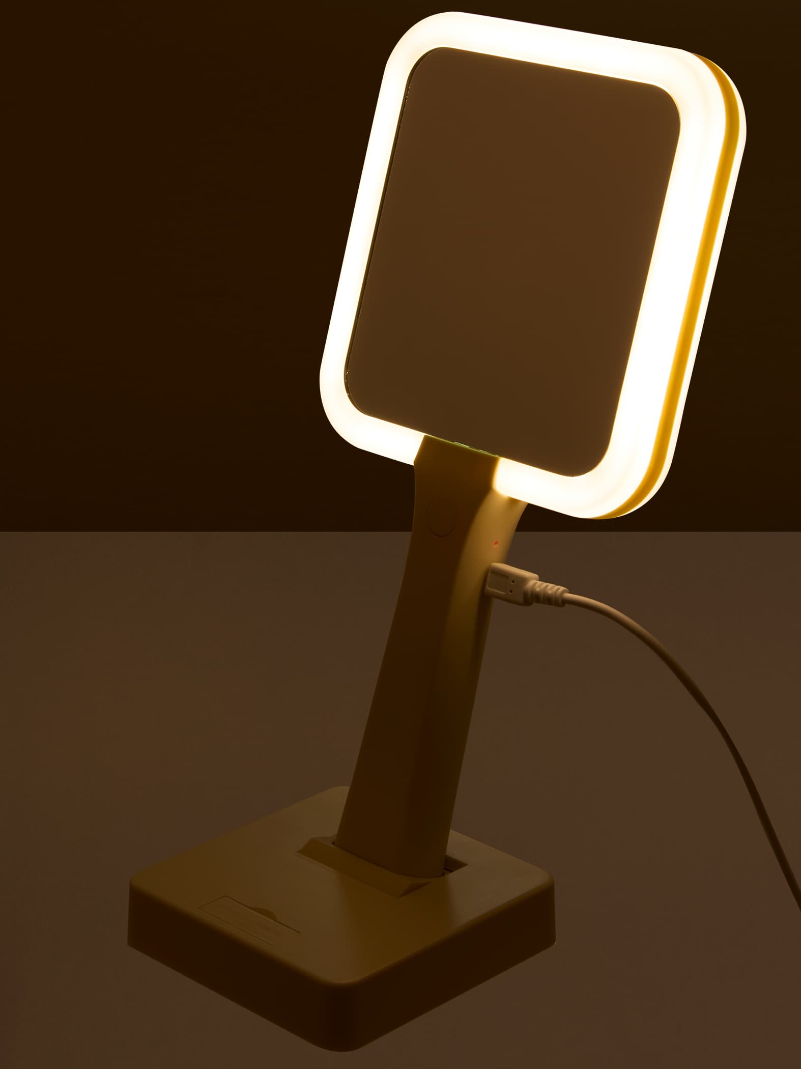 Picture of Wellable™ LED Mirror with Stand