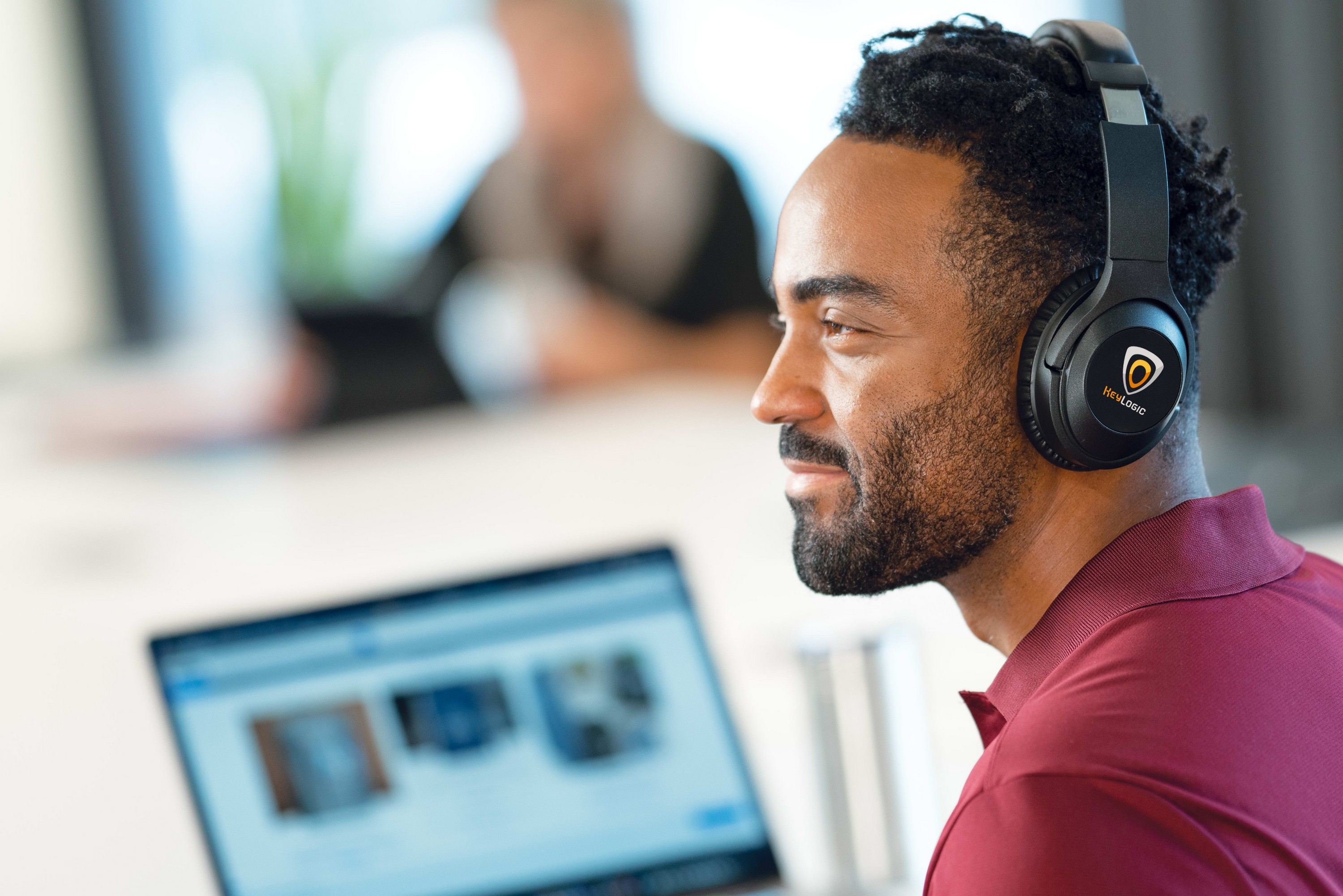 Picture of Hush Active Noise Cancellation Bluetooth Headphone