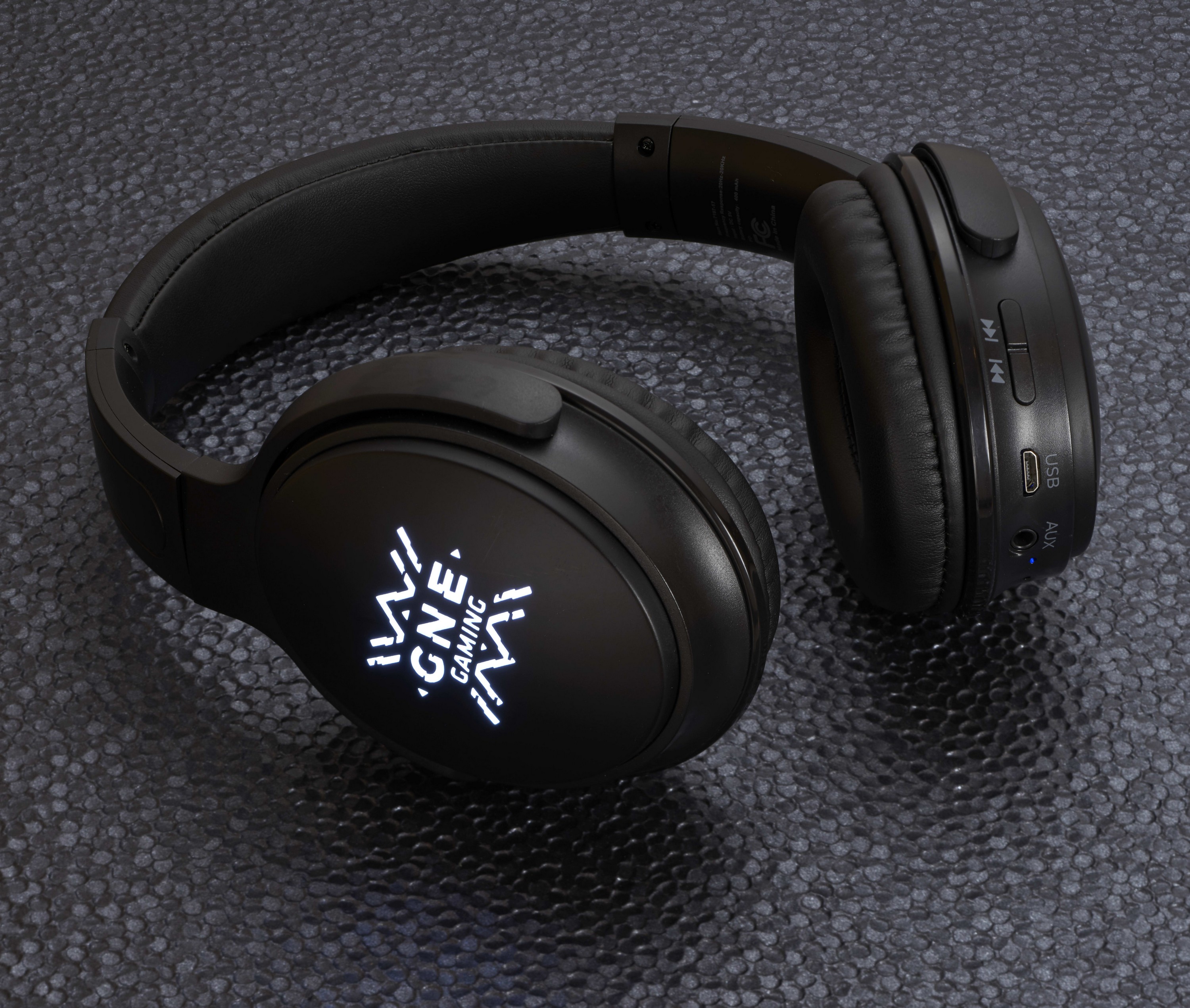 Picture of Light Up Logo Bluetooth Headphones