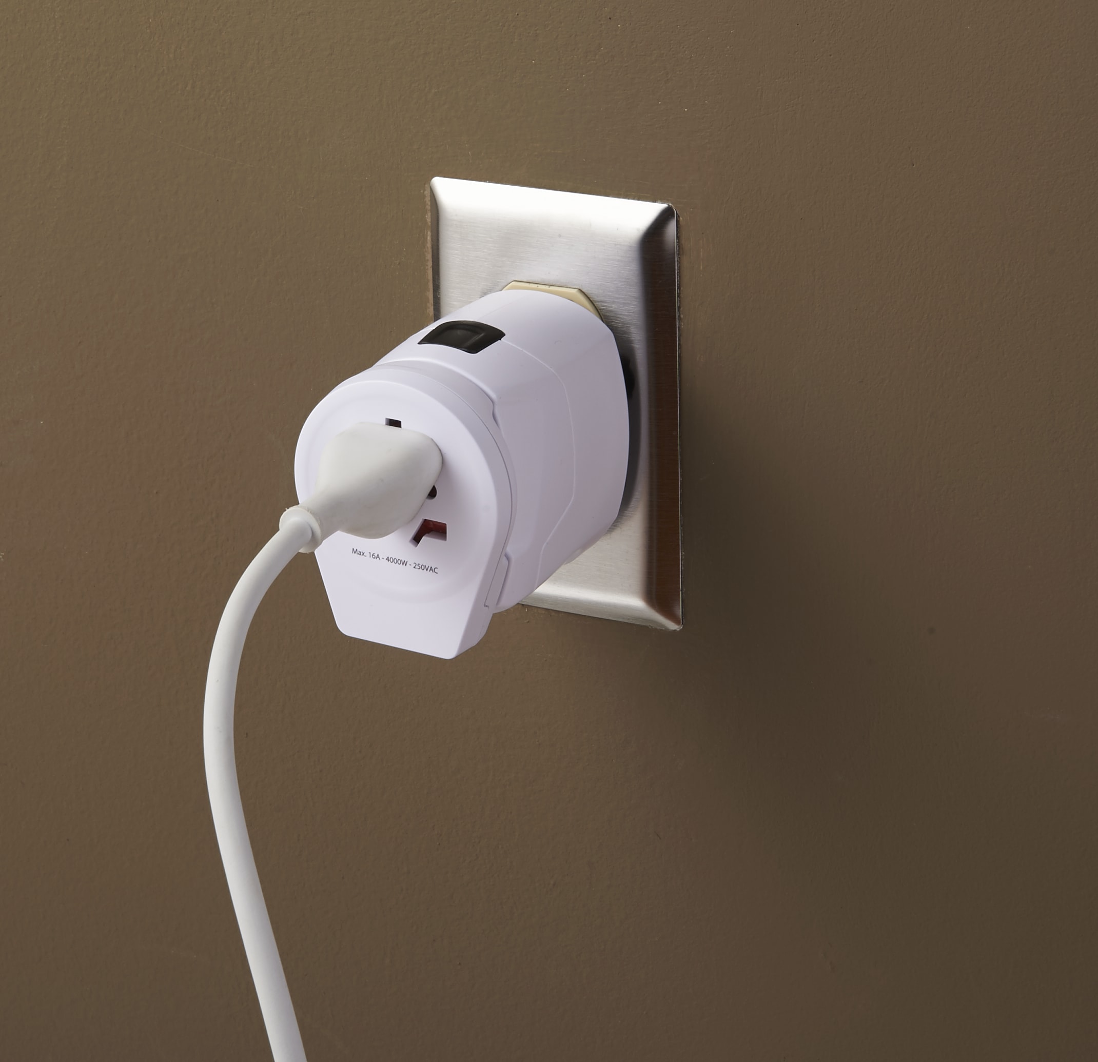 Picture of SKROSS World Travel Adapter PRO World & USB