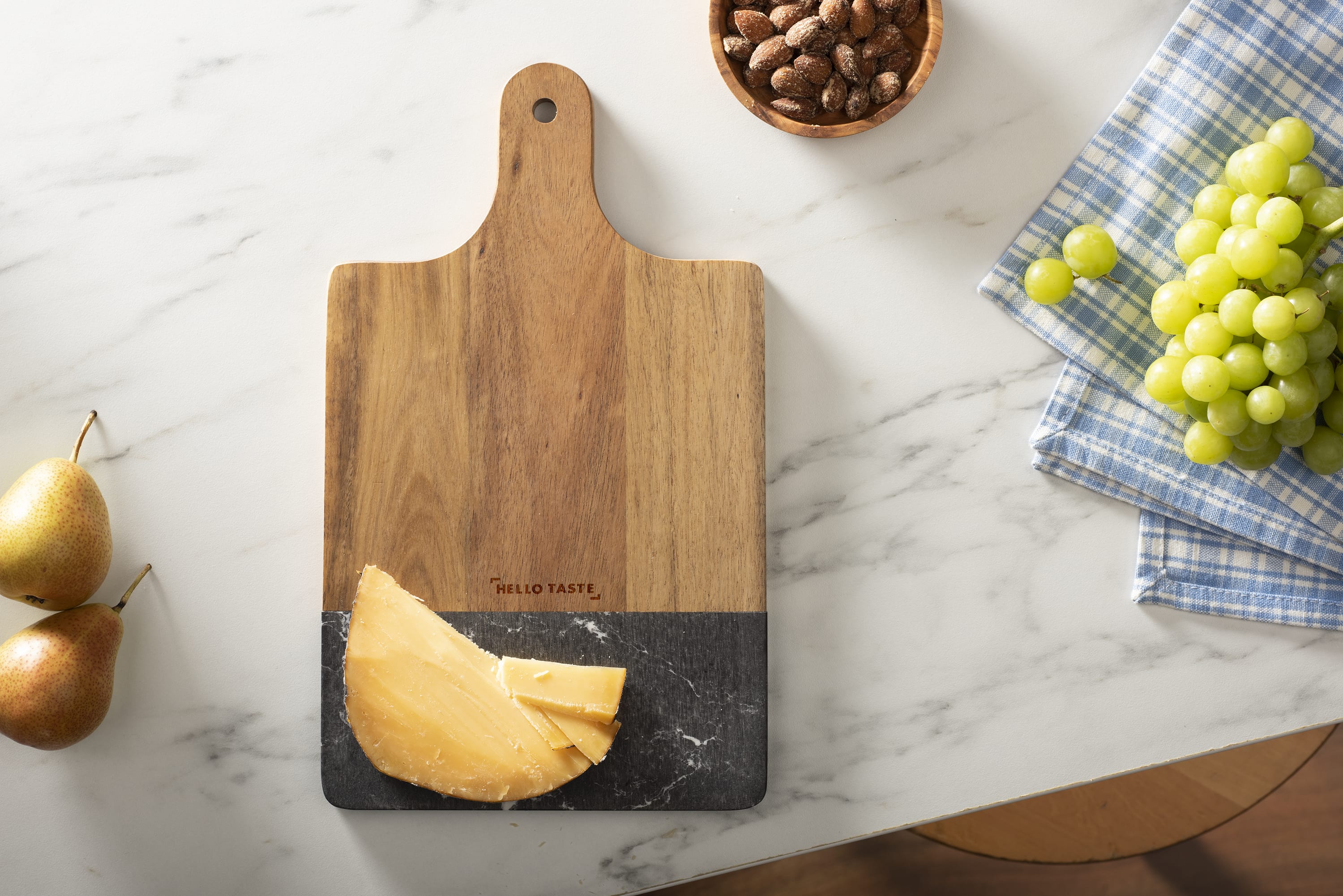 Picture of Black Marble and Wood Cutting Board