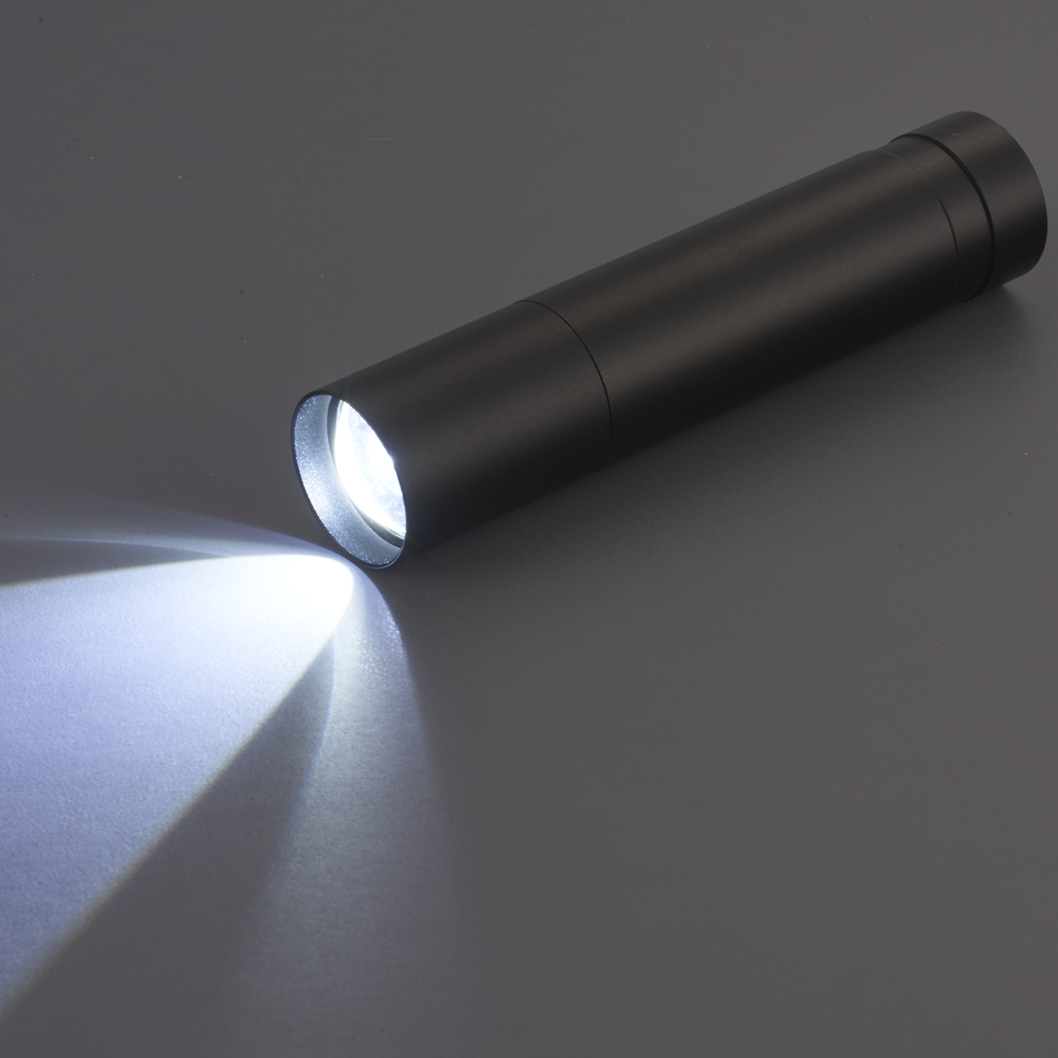 Picture of Rechargeable 2200mah Flashlight