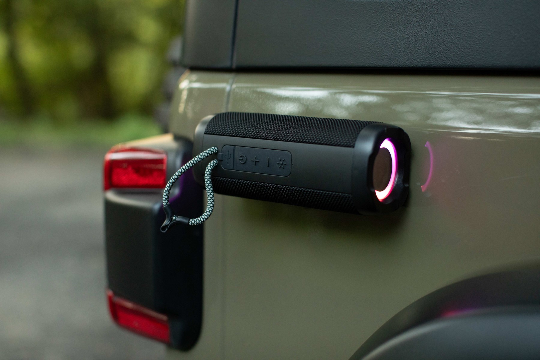 Picture of MagKnit Outdoor Bluetooth Speaker with Party Light