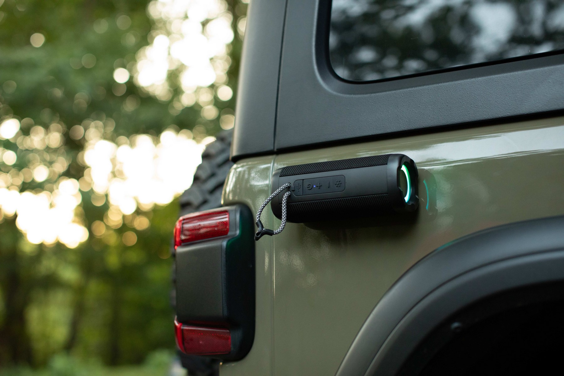 Picture of MagKnit Outdoor Bluetooth Speaker with Party Light