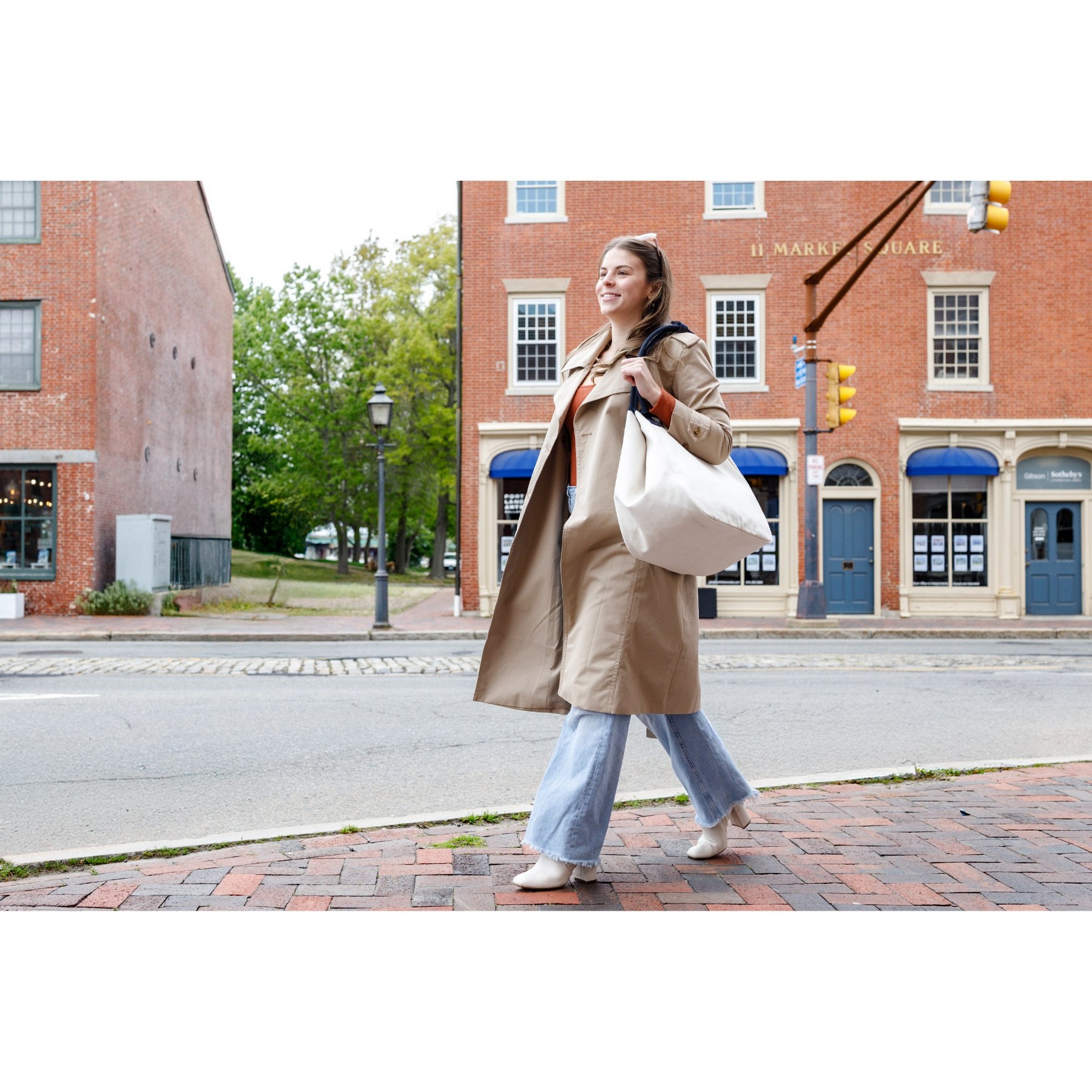 Picture of Market Street Tapered Carryall Tote - Navy