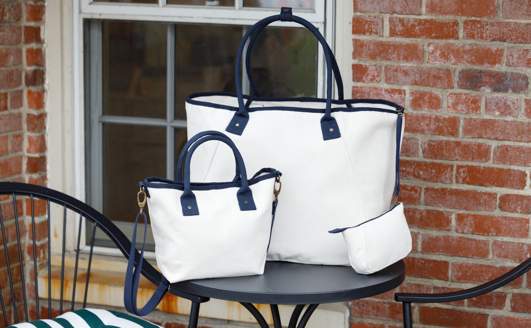 Picture of Market Street Tapered Carryall Tote - Navy
