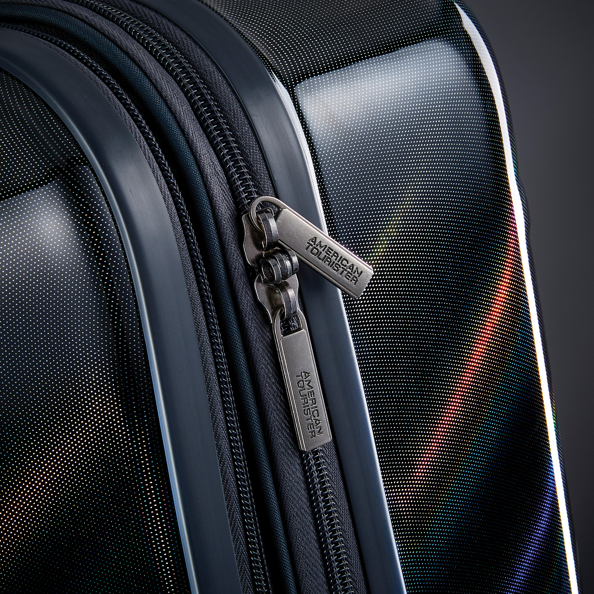 Picture of American Tourister Moonlight 21" Carry-on Spinner - Iridescent Black