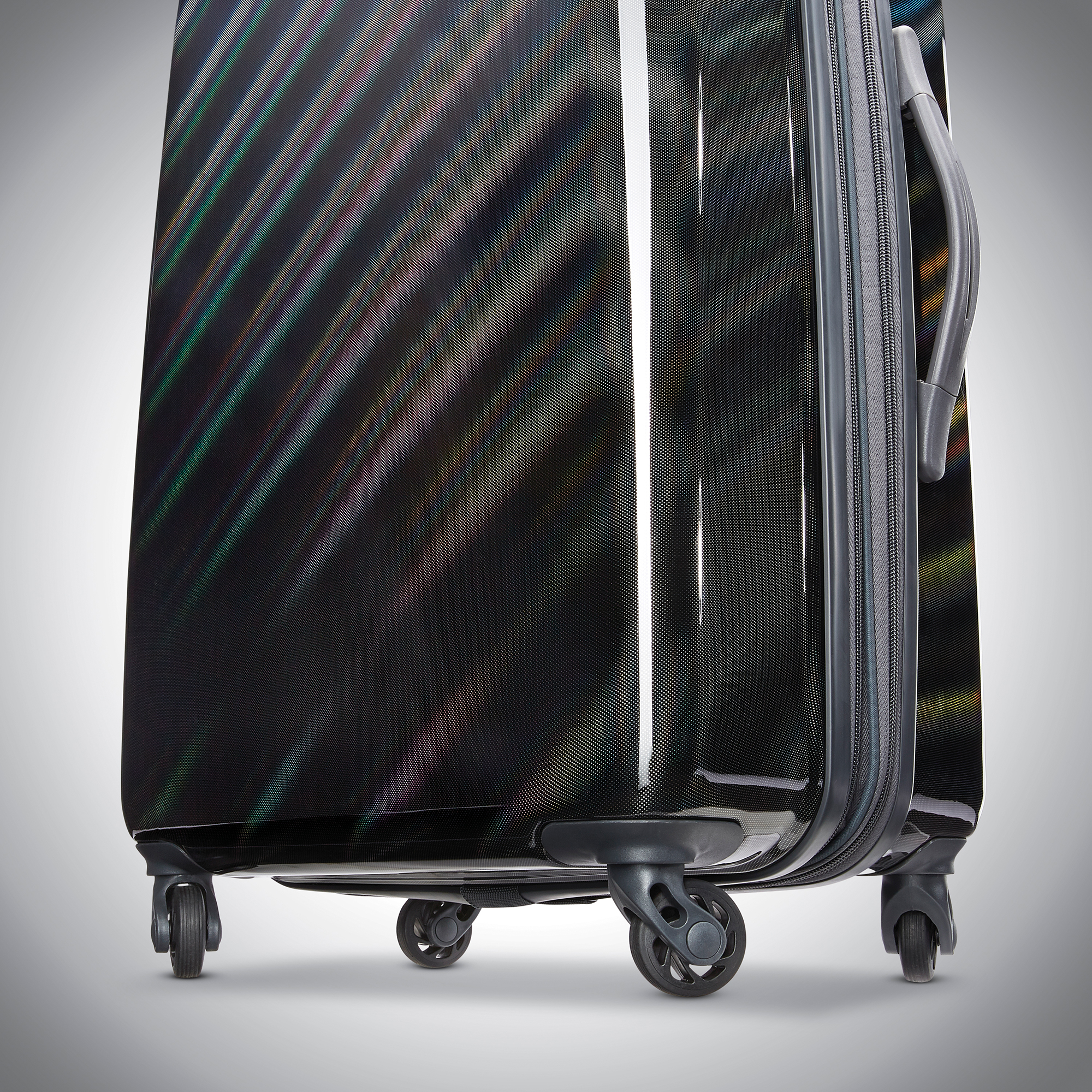 Picture of American Tourister Moonlight 21" Carry-on Spinner - Iridescent Black