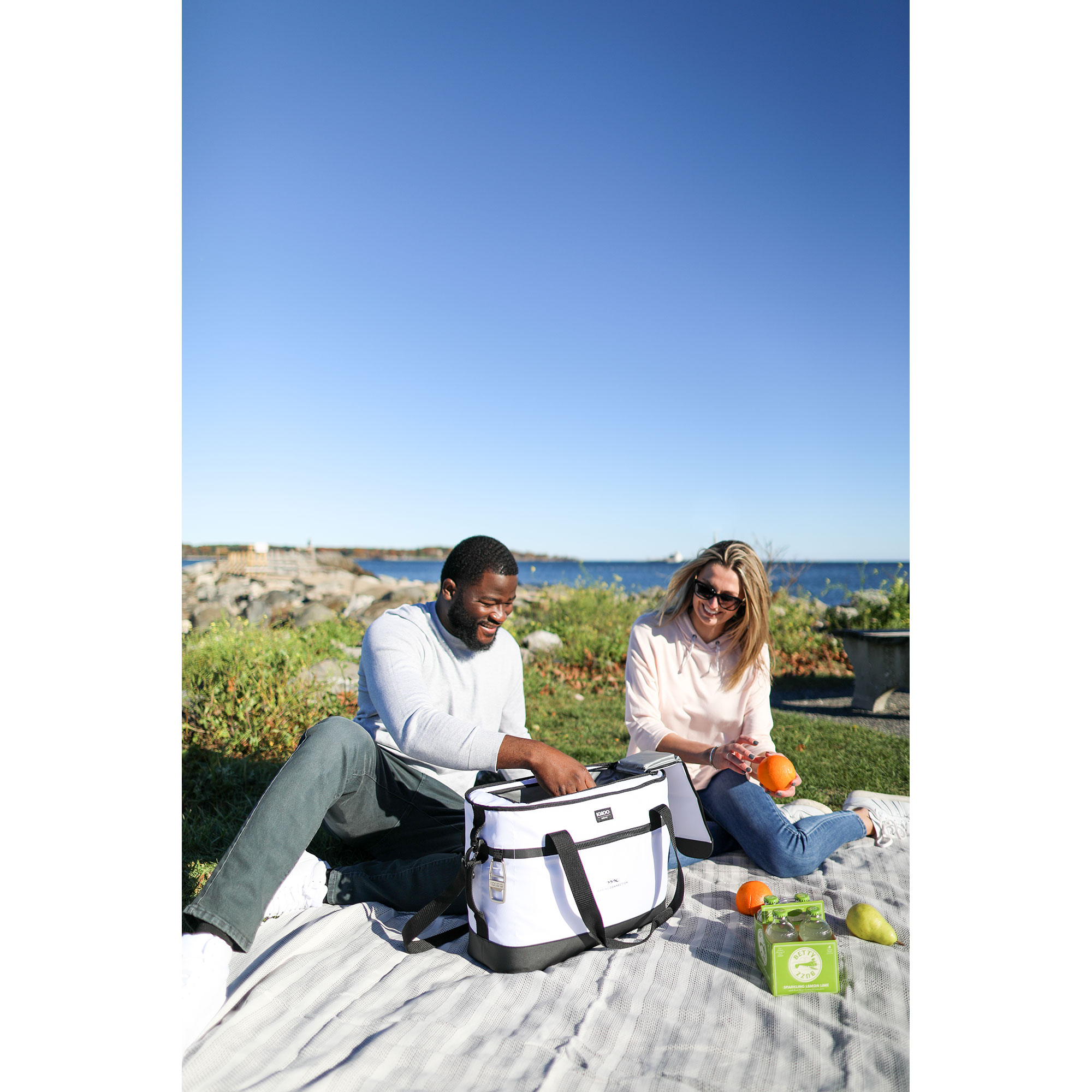 Picture of Igloo Maddox XL Cooler - White