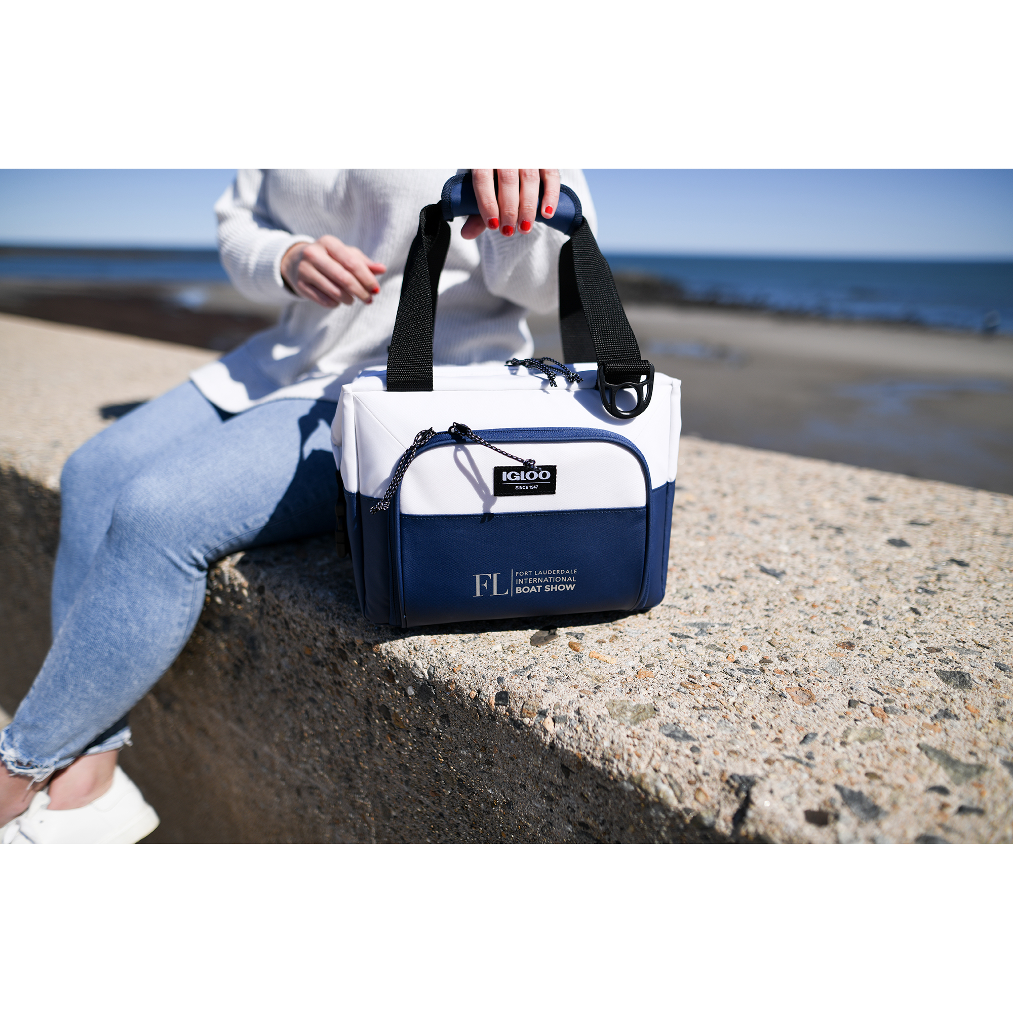 Picture of Igloo Seadrift Snap Down 12 Can Cooler - Navy-White