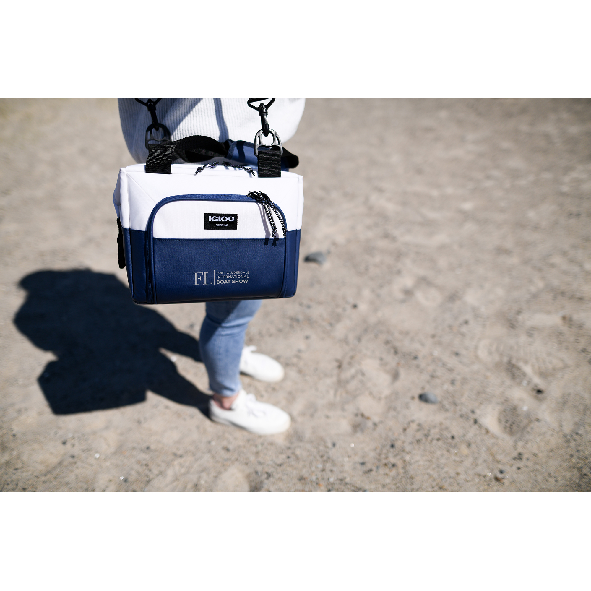Picture of Igloo Seadrift Snap Down 12 Can Cooler - Navy-White