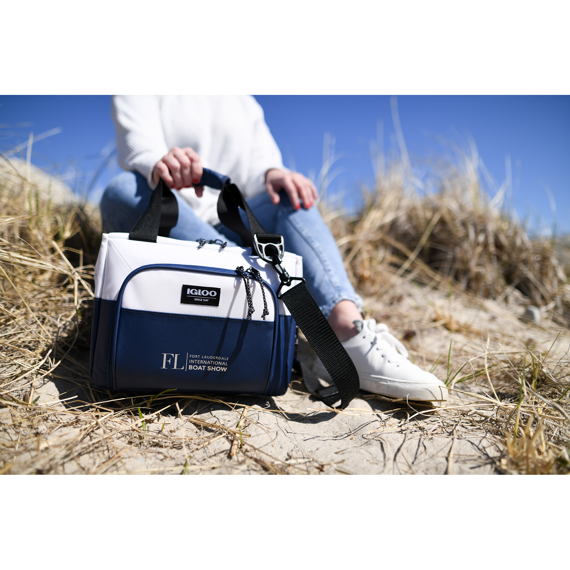 Picture of Igloo Seadrift Snap Down 12 Can Cooler - Navy-White
