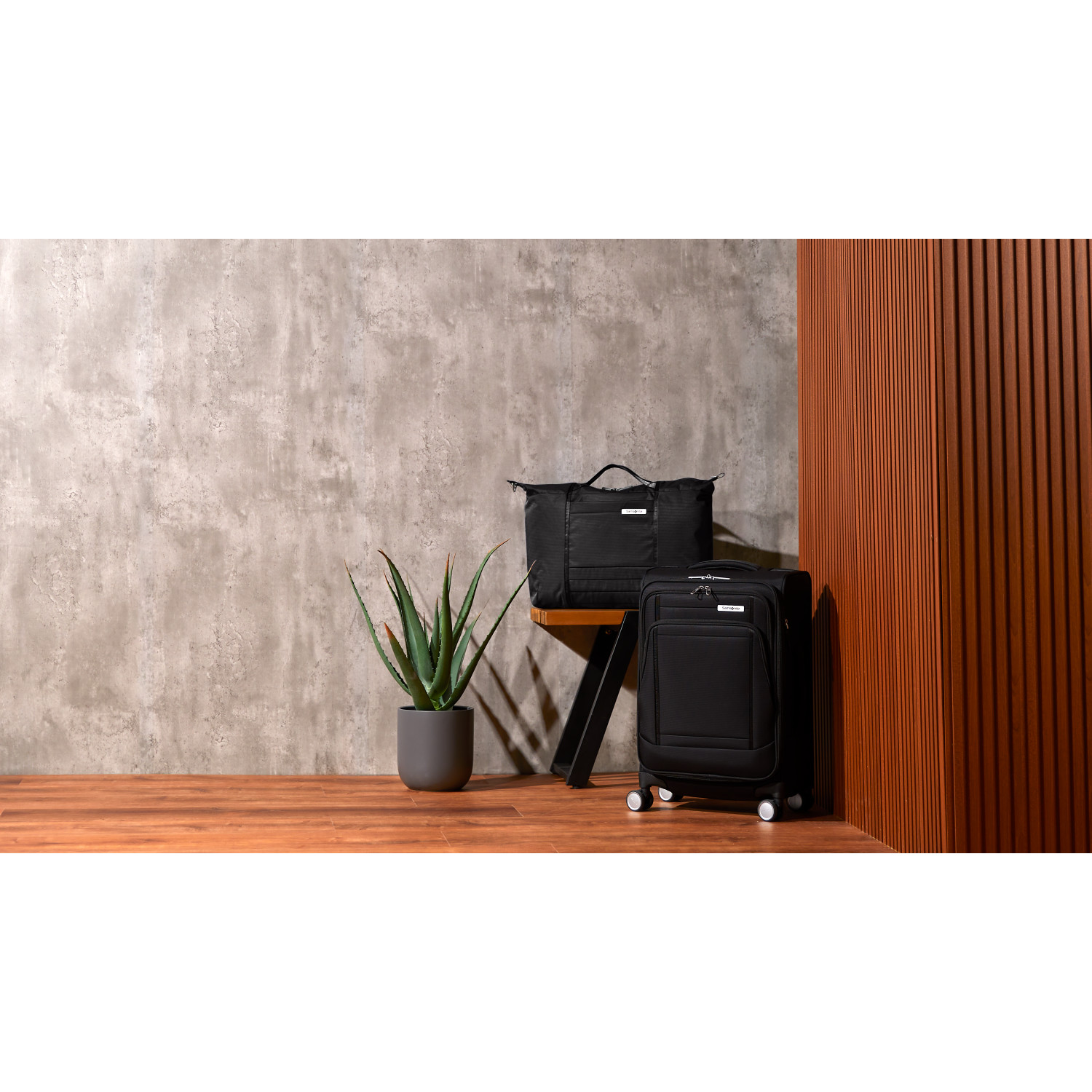 Picture of Samsonite UpLIFT Softside Carry-on Spinner - Black