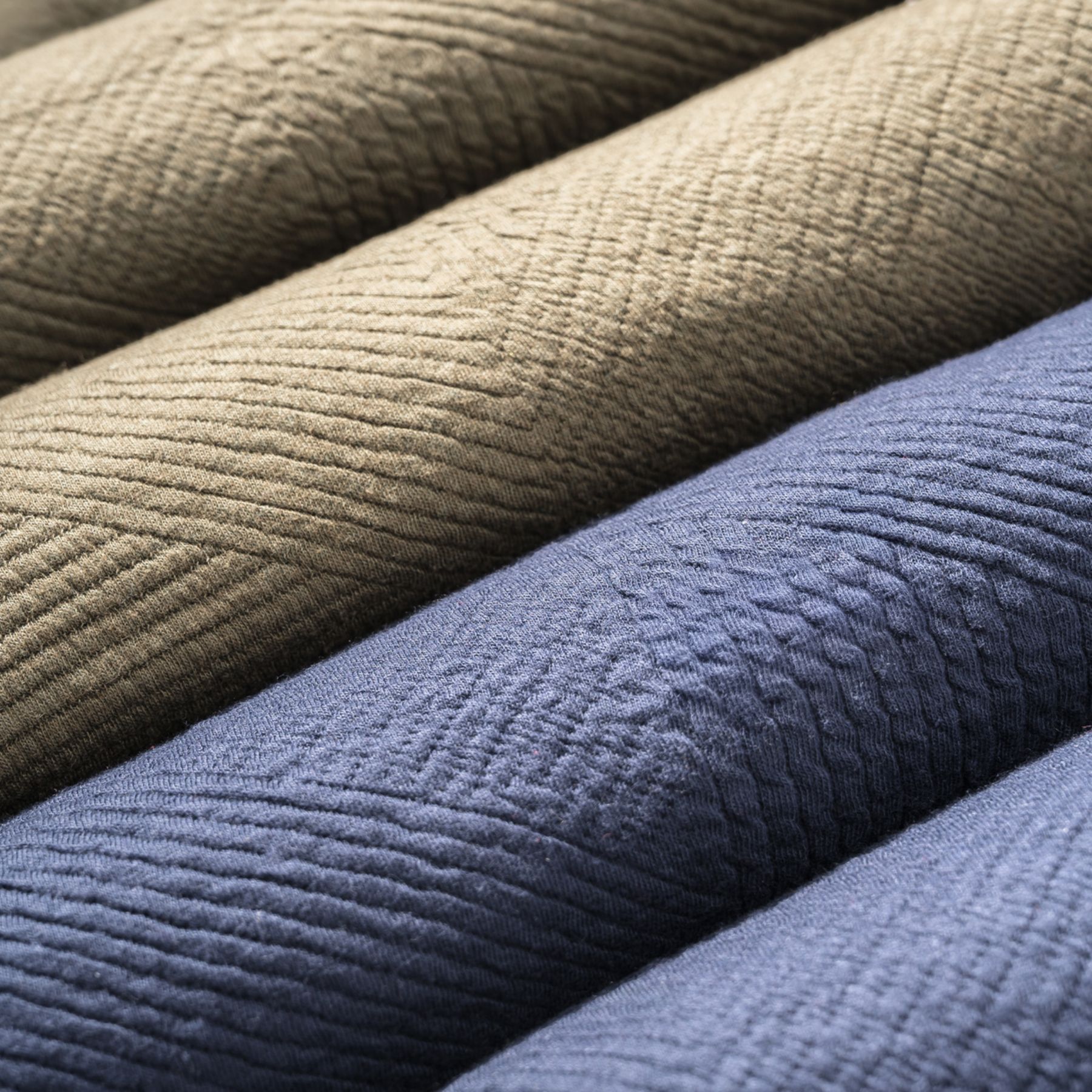 Picture of Unisex Zig Zag Texture Crew - Embroidery