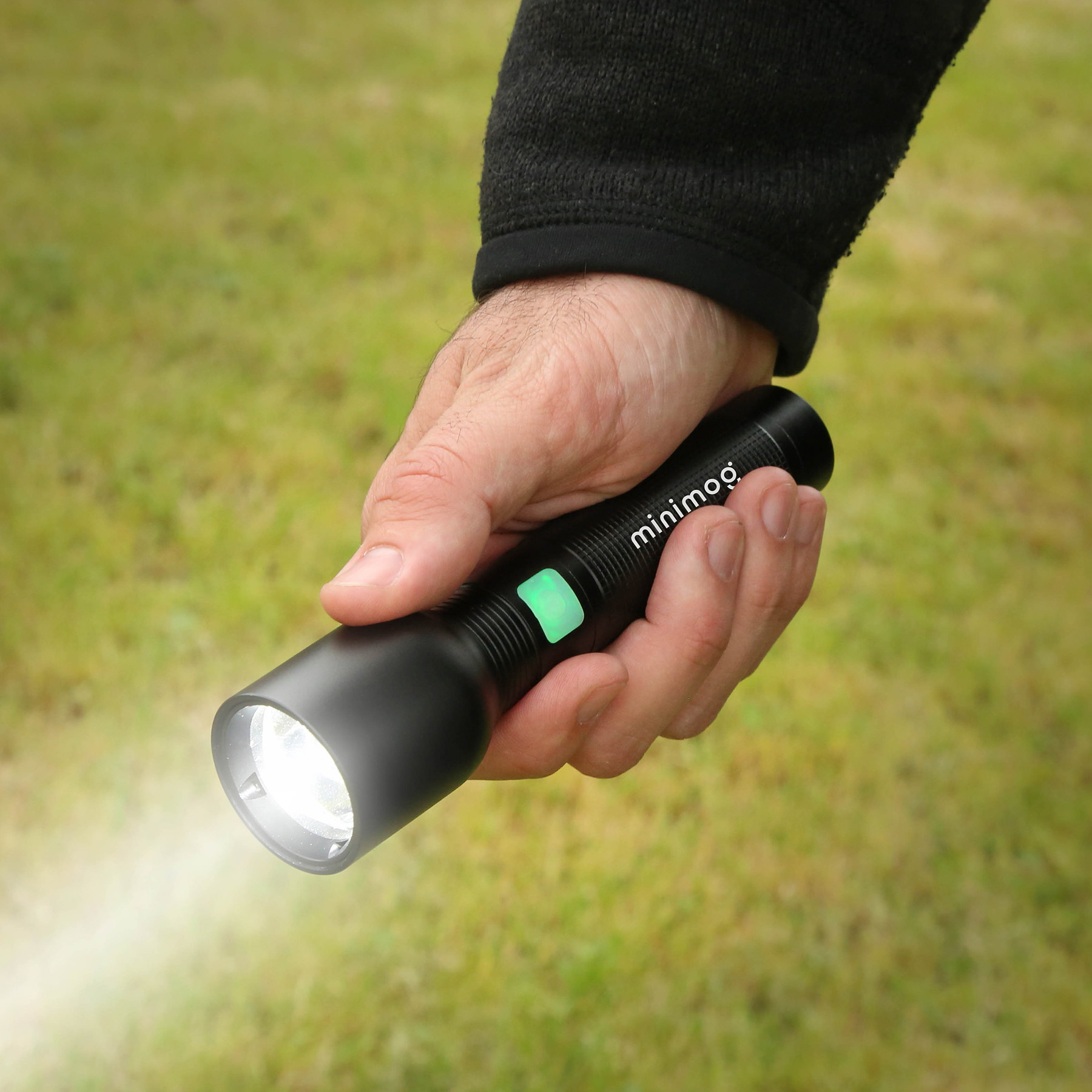 Picture of reNew Extreme Rechargeable Zoom Flashlight