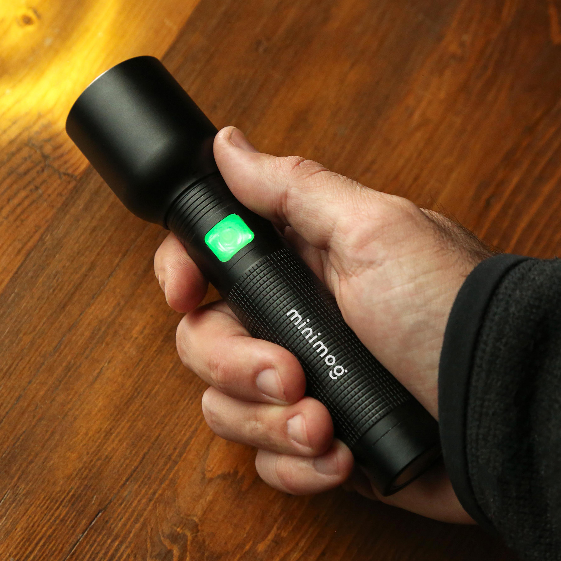Picture of reNew Extreme Rechargeable Zoom Flashlight