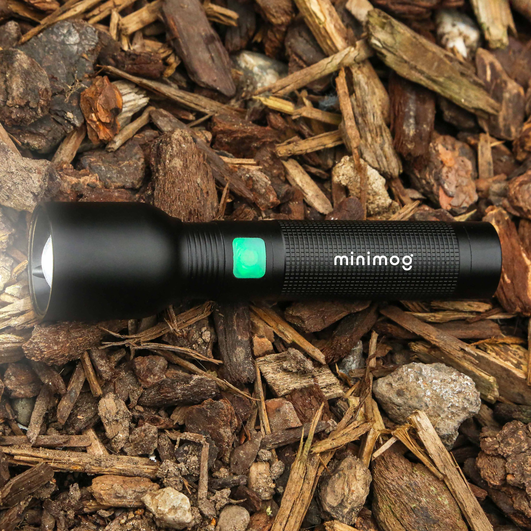 Picture of reNew Extreme Rechargeable Zoom Flashlight