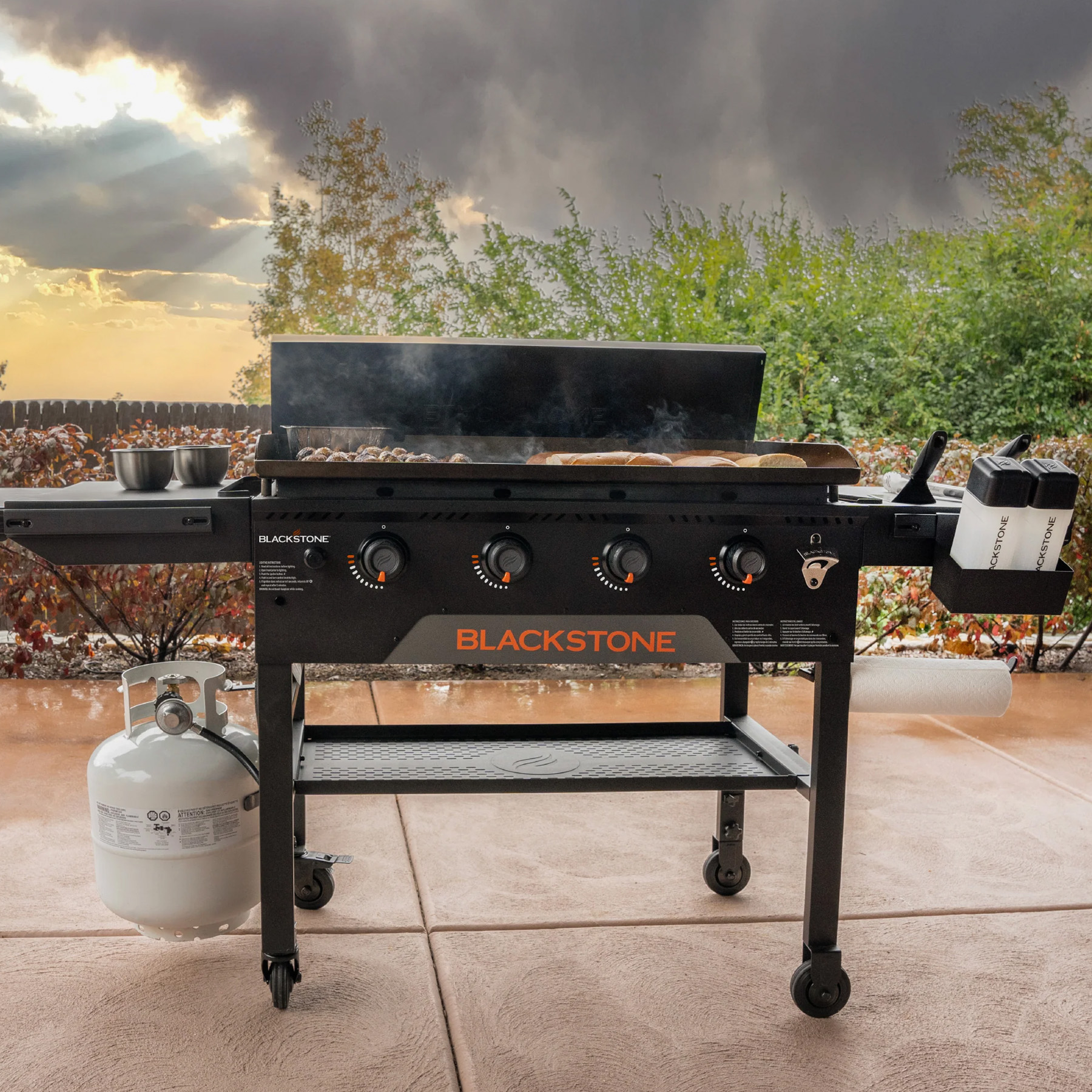 Picture of BLACKSTONE Original Omnivore Griddle W/Hard Cover Size 36''