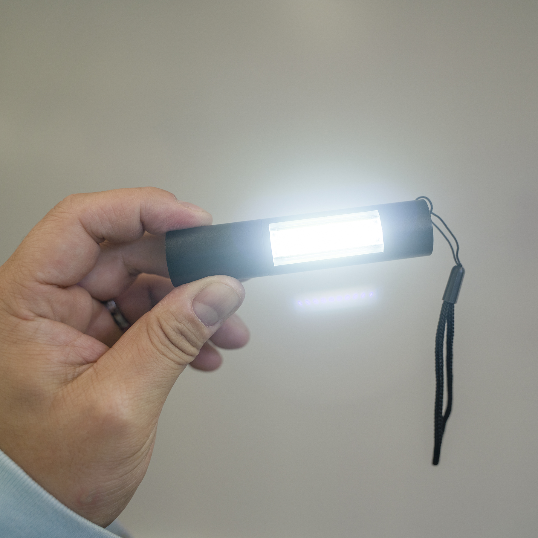 Picture of reNew Rechargeable Flashlight