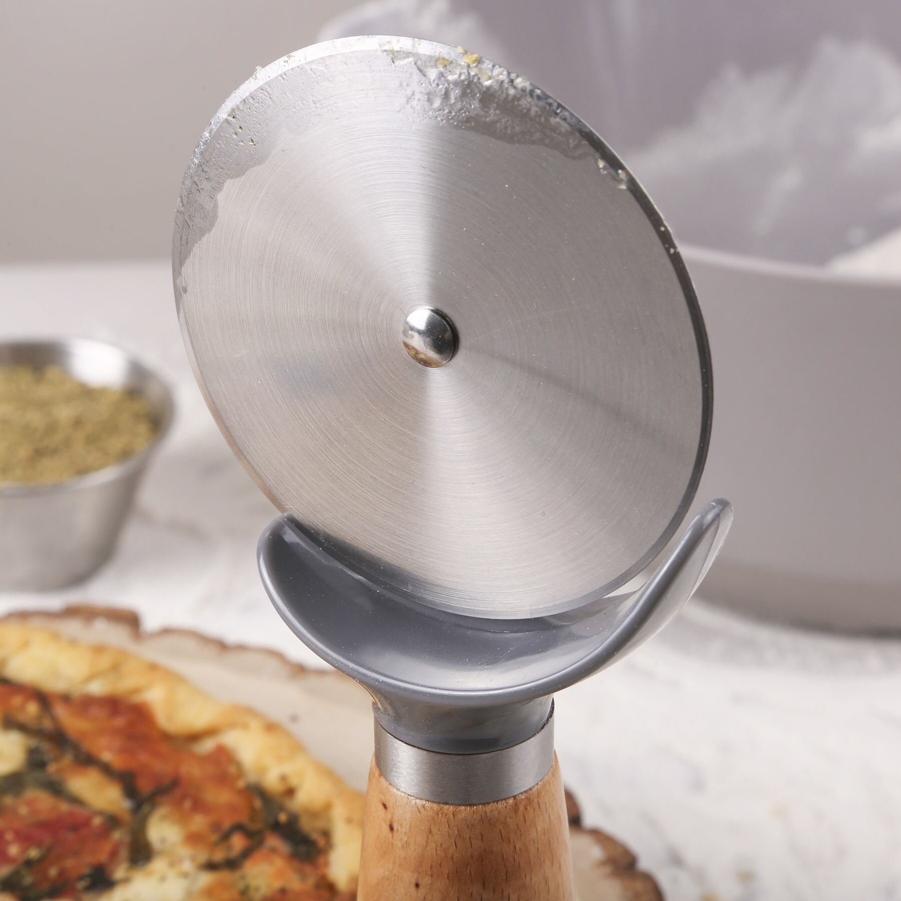 Picture of reGen Beechwood Pizza Cutter