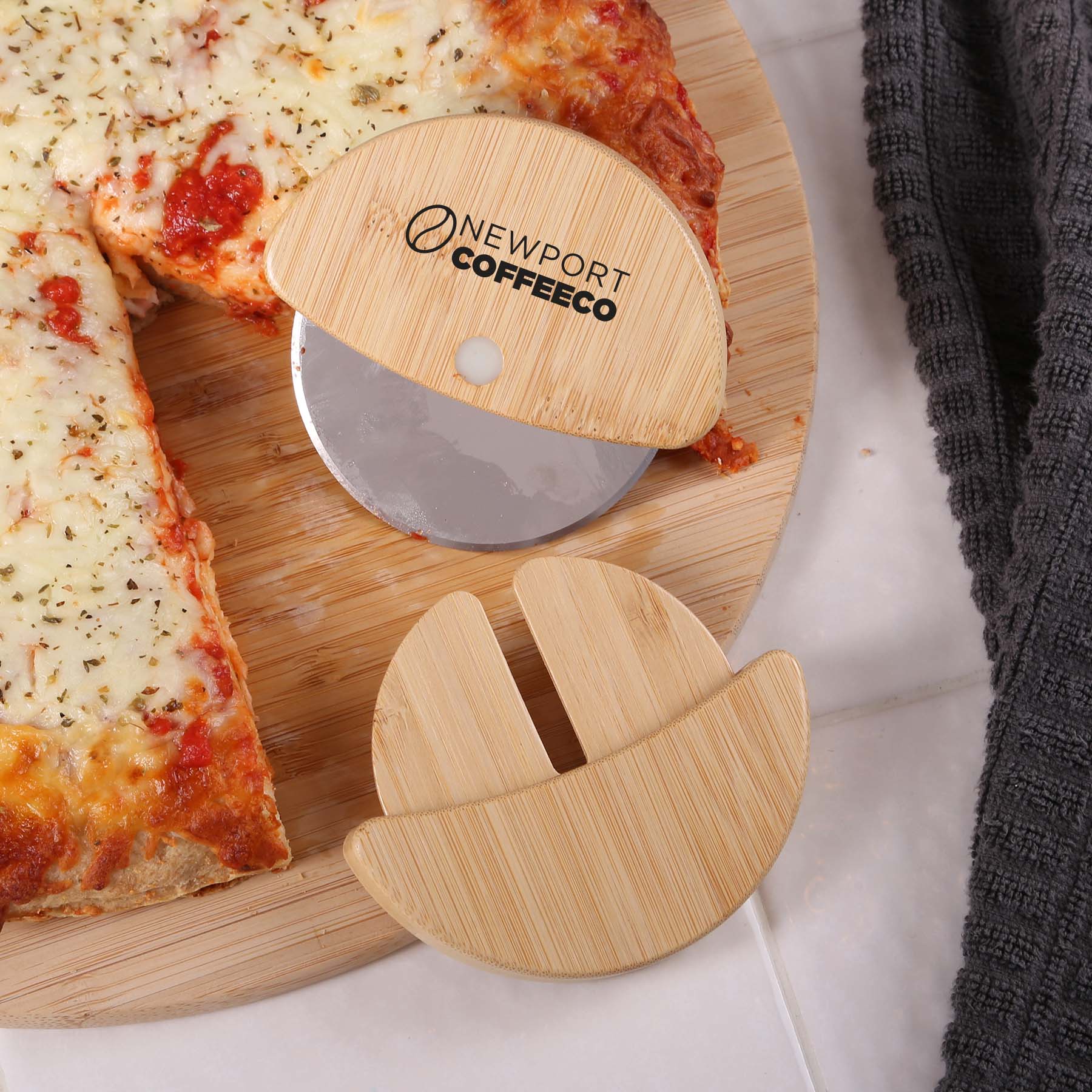 Picture of Chun Bamboo Pizza Cutter