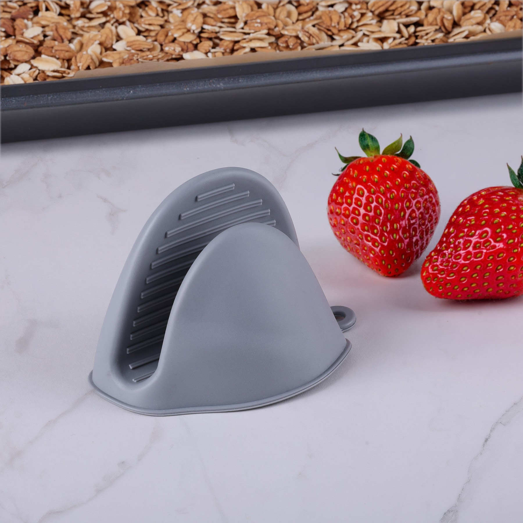 Picture of Lil'Pinch Silicone Oven Mitt