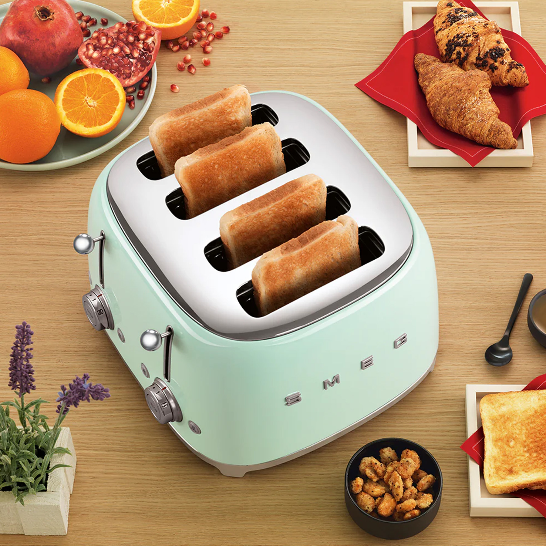 Picture of 4 Slice 4 Slot Toaster