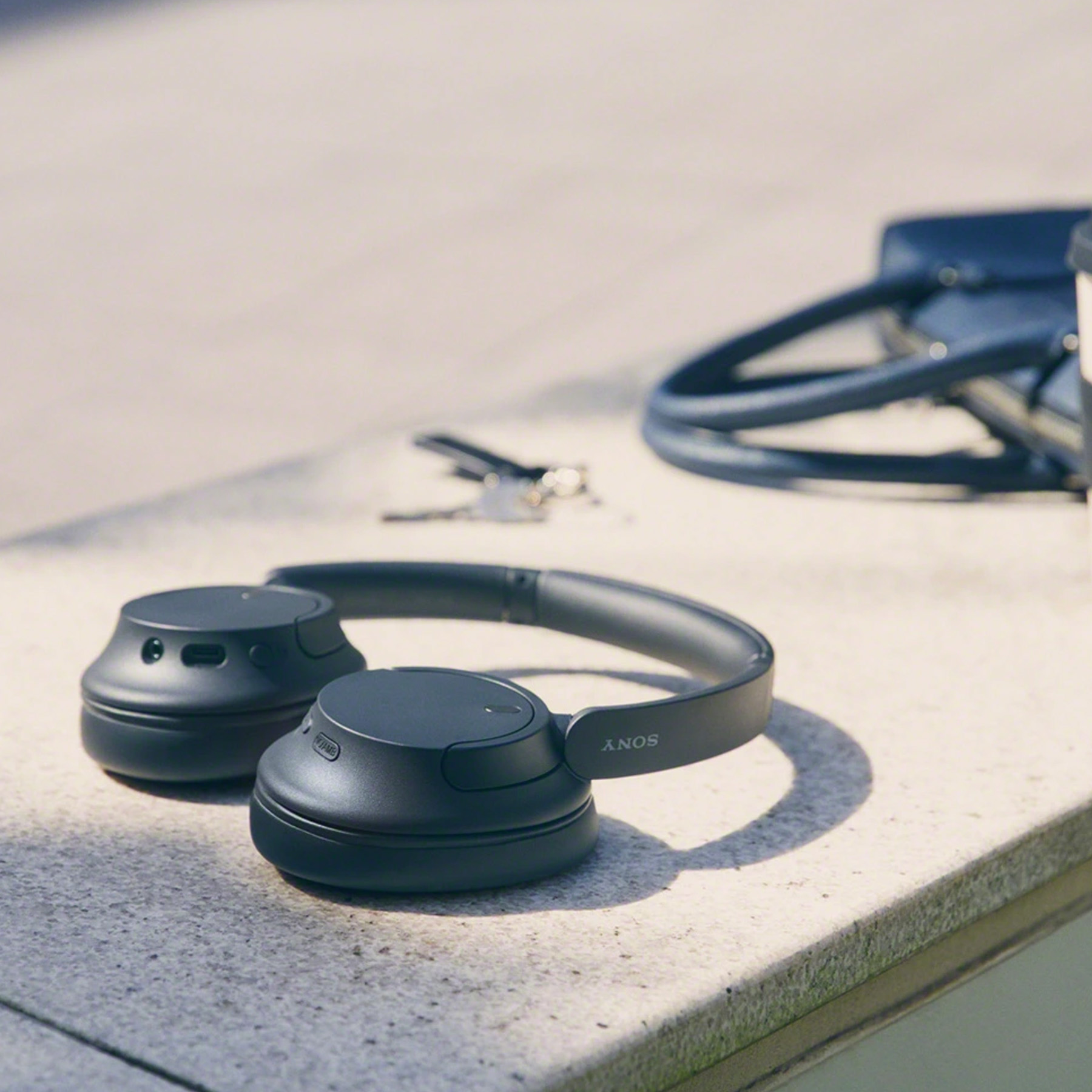 Picture of Wireless Noise Canceling Headphones