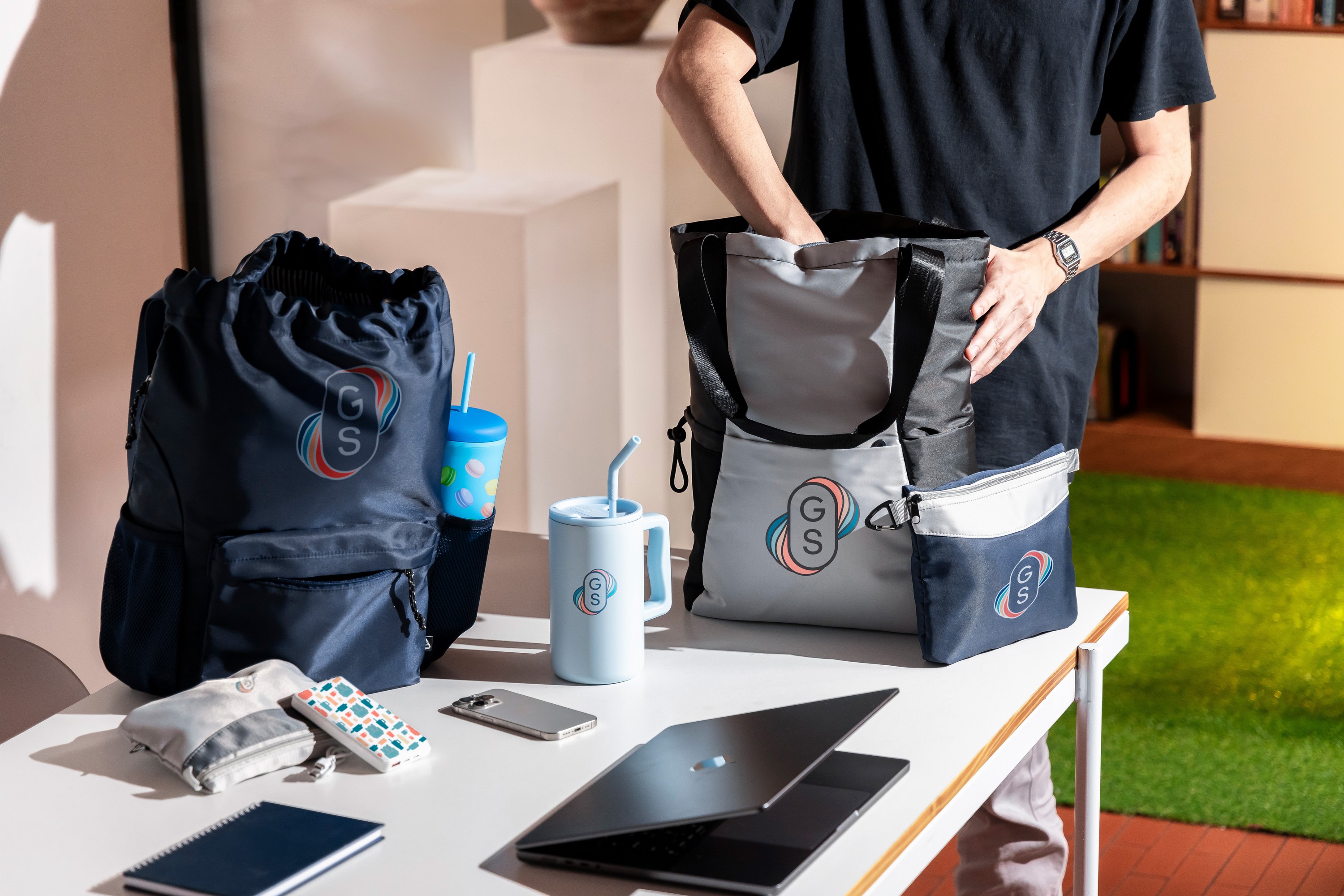 Picture of Echelon Recycled Large Pouch