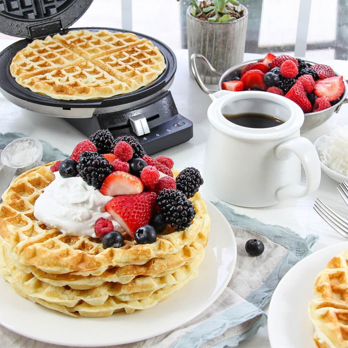 Picture of Cuisinart Round Classic Waffle Maker