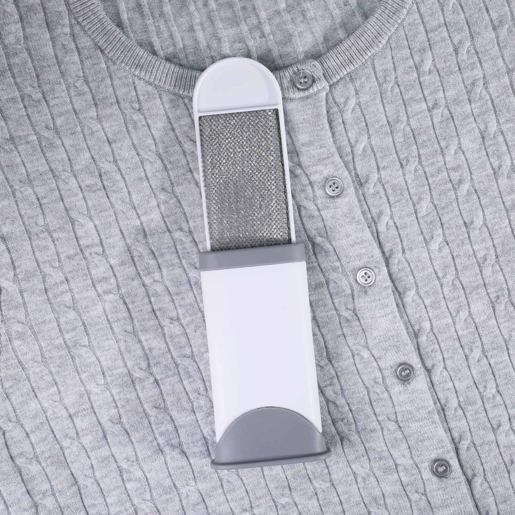 Picture of Fuzzerator Lint Brush
