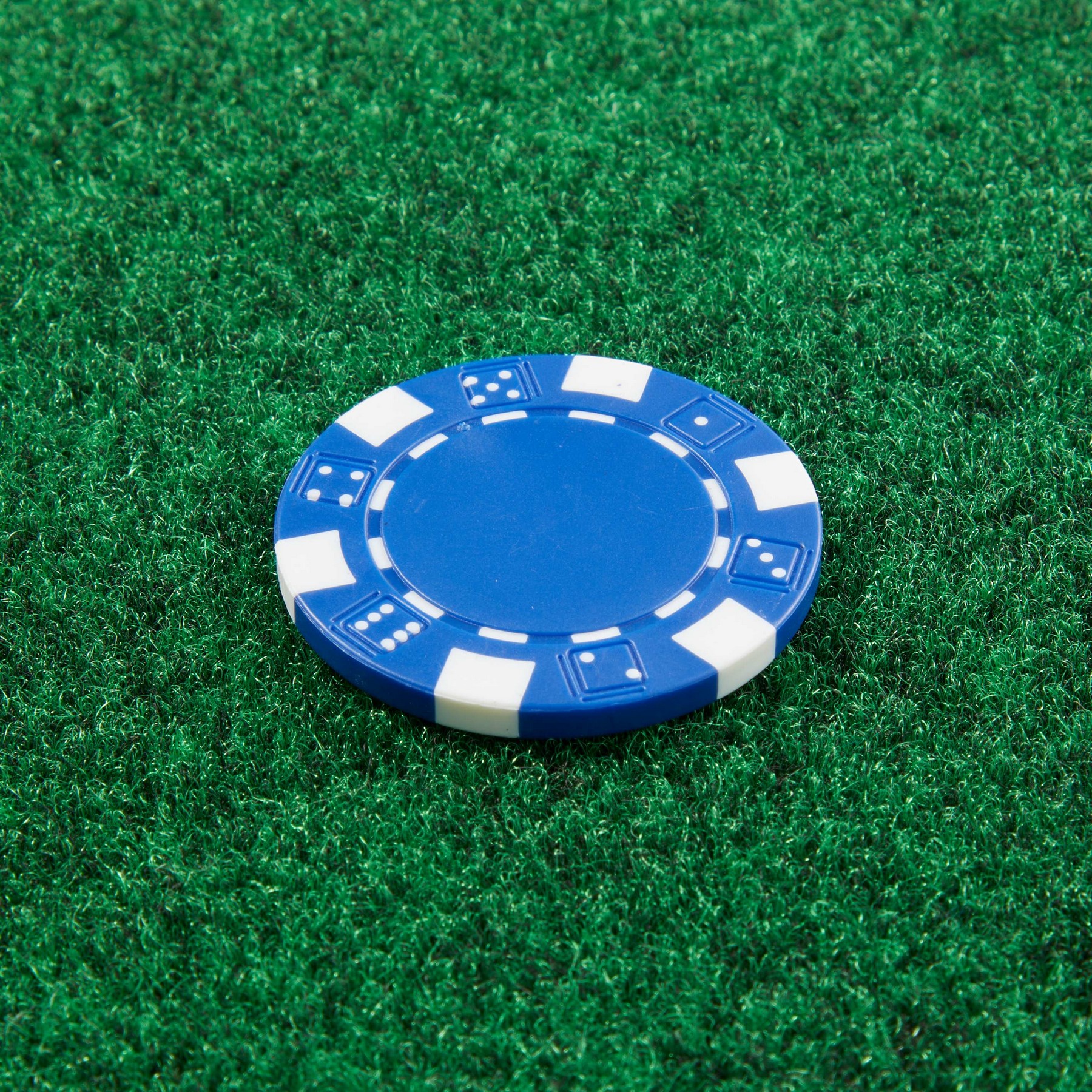 Picture of Recycled Poker Chip Ball Marker