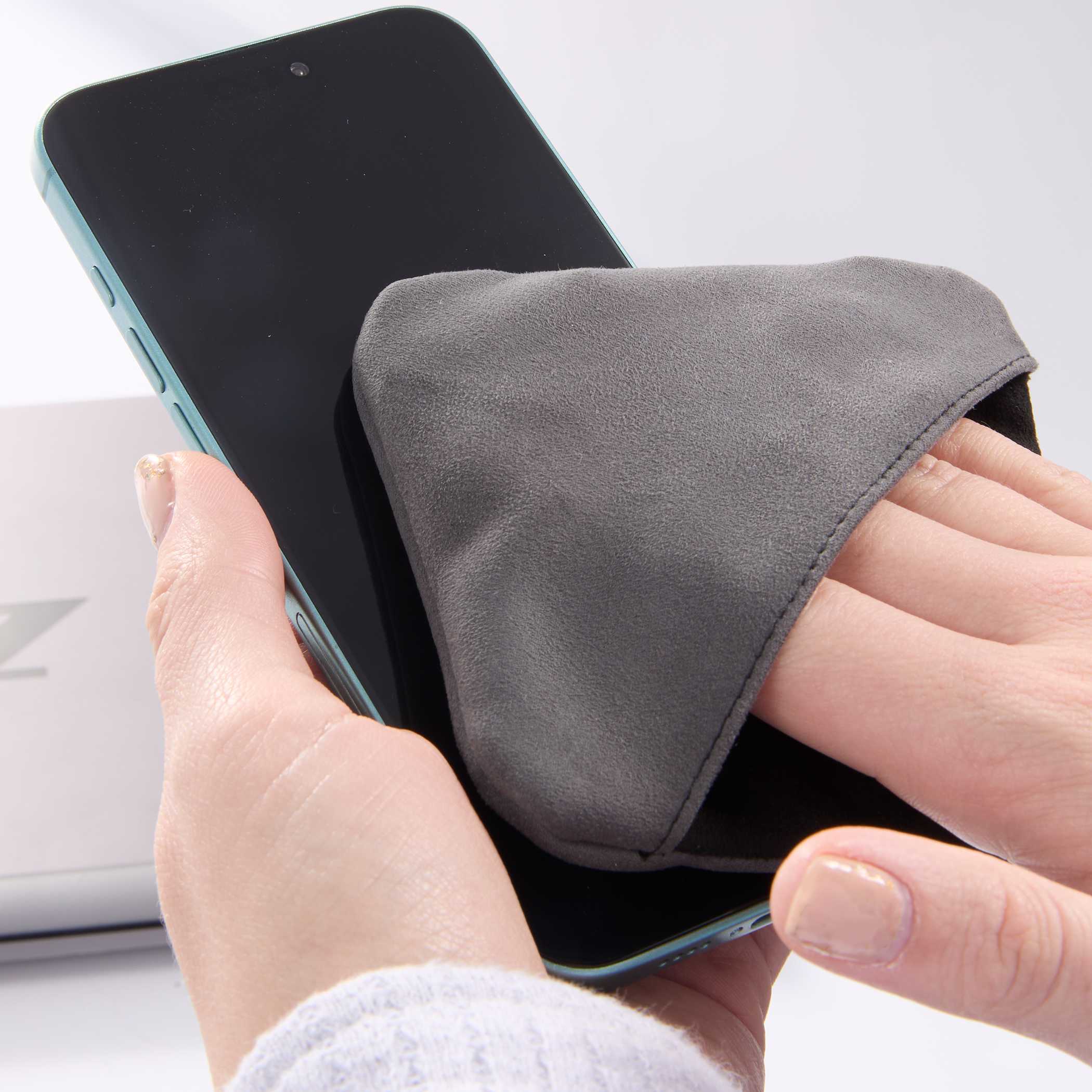 Picture of Clean Screen Hand-Held Cleaning Cloth