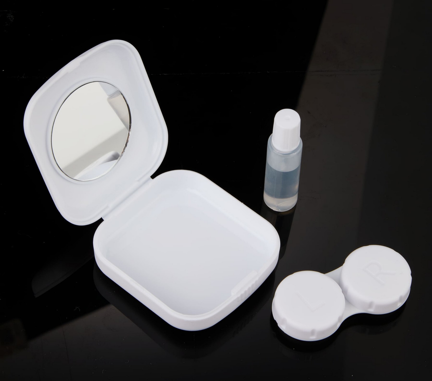 Picture of Recycled Contact Lens Travel Kit
